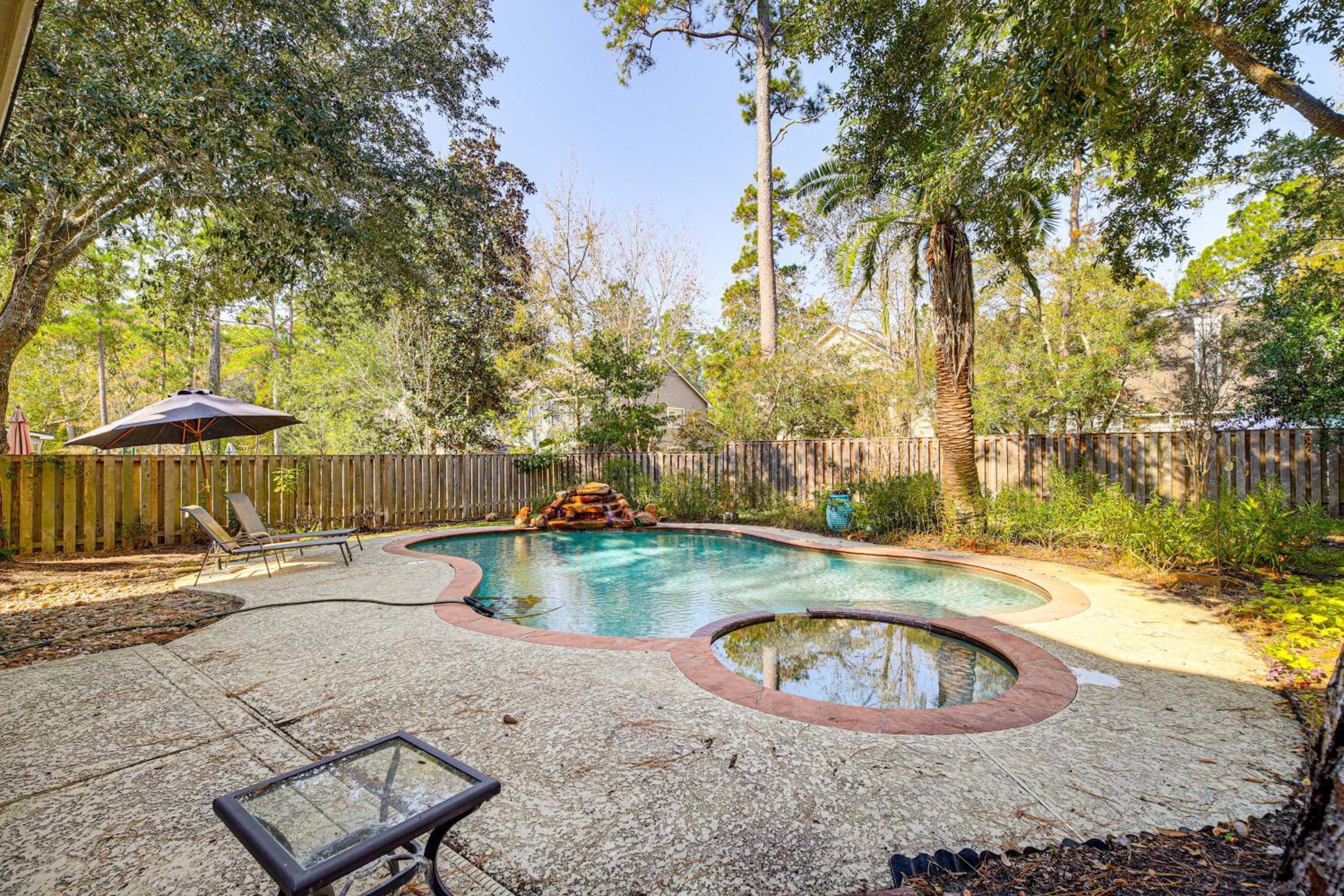 Near Trails, Shops and Eats Spring Home with Pool