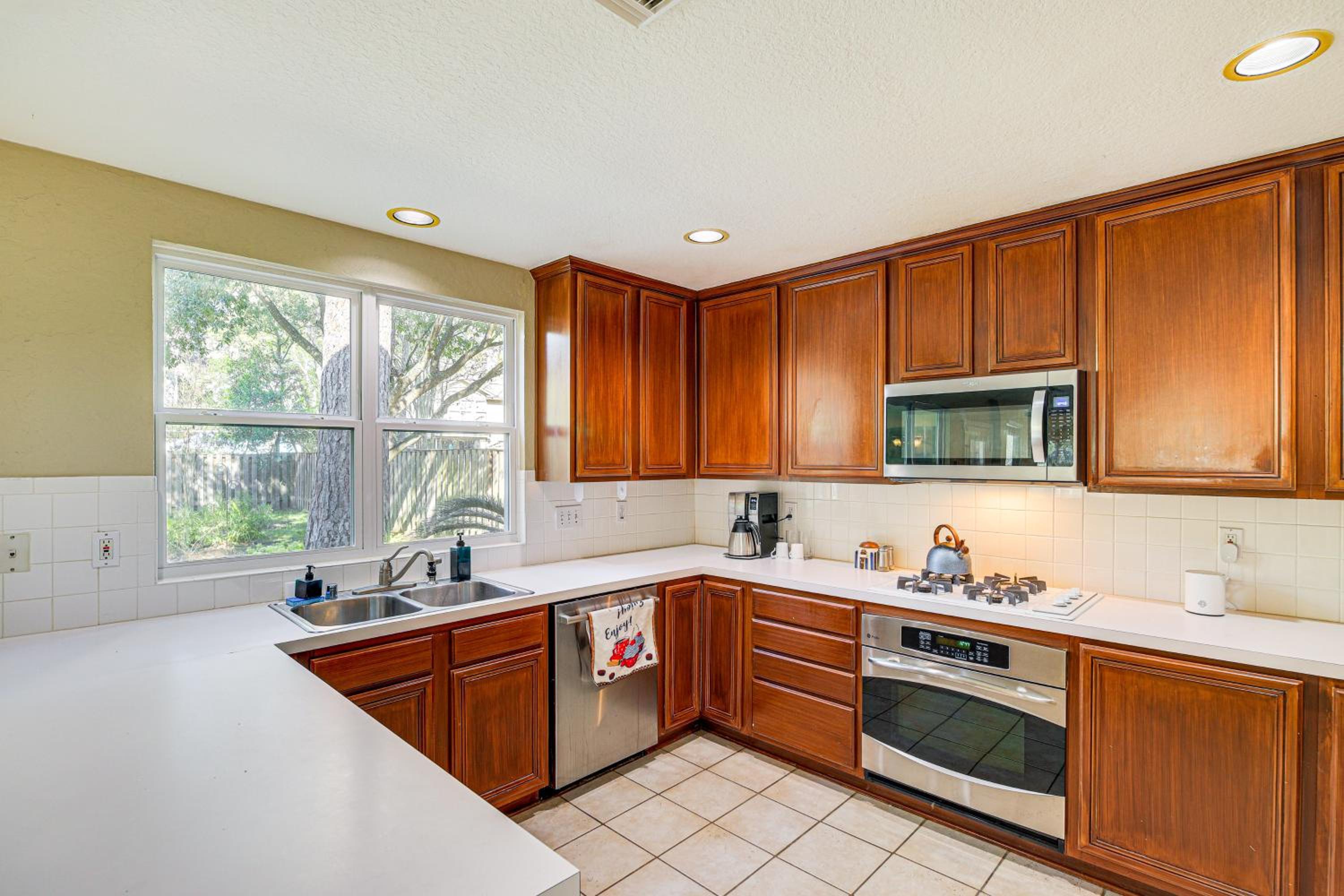 Near Trails, Shops and Eats Spring Home with Pool