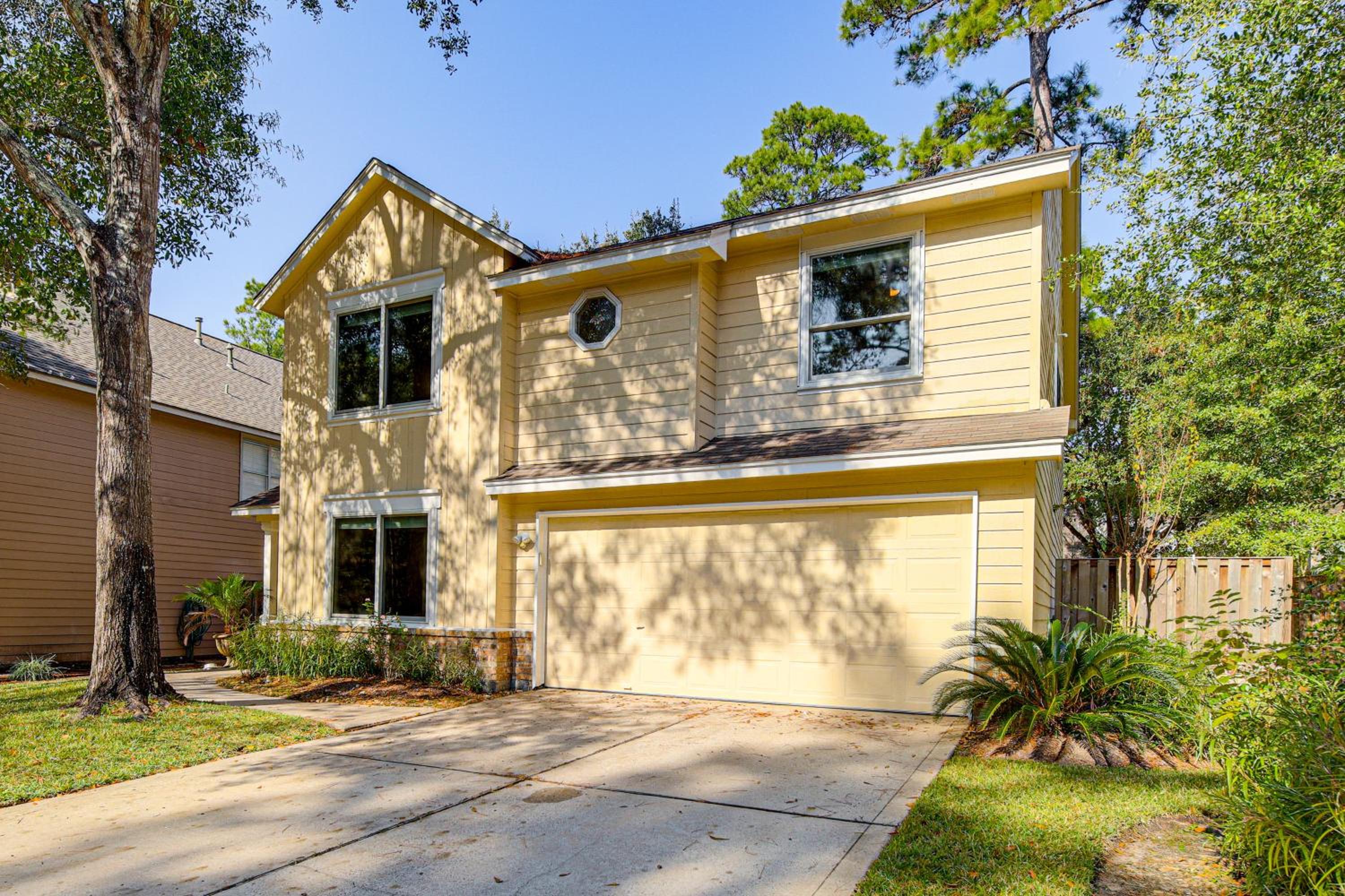 Near Trails, Shops and Eats Spring Home with Pool