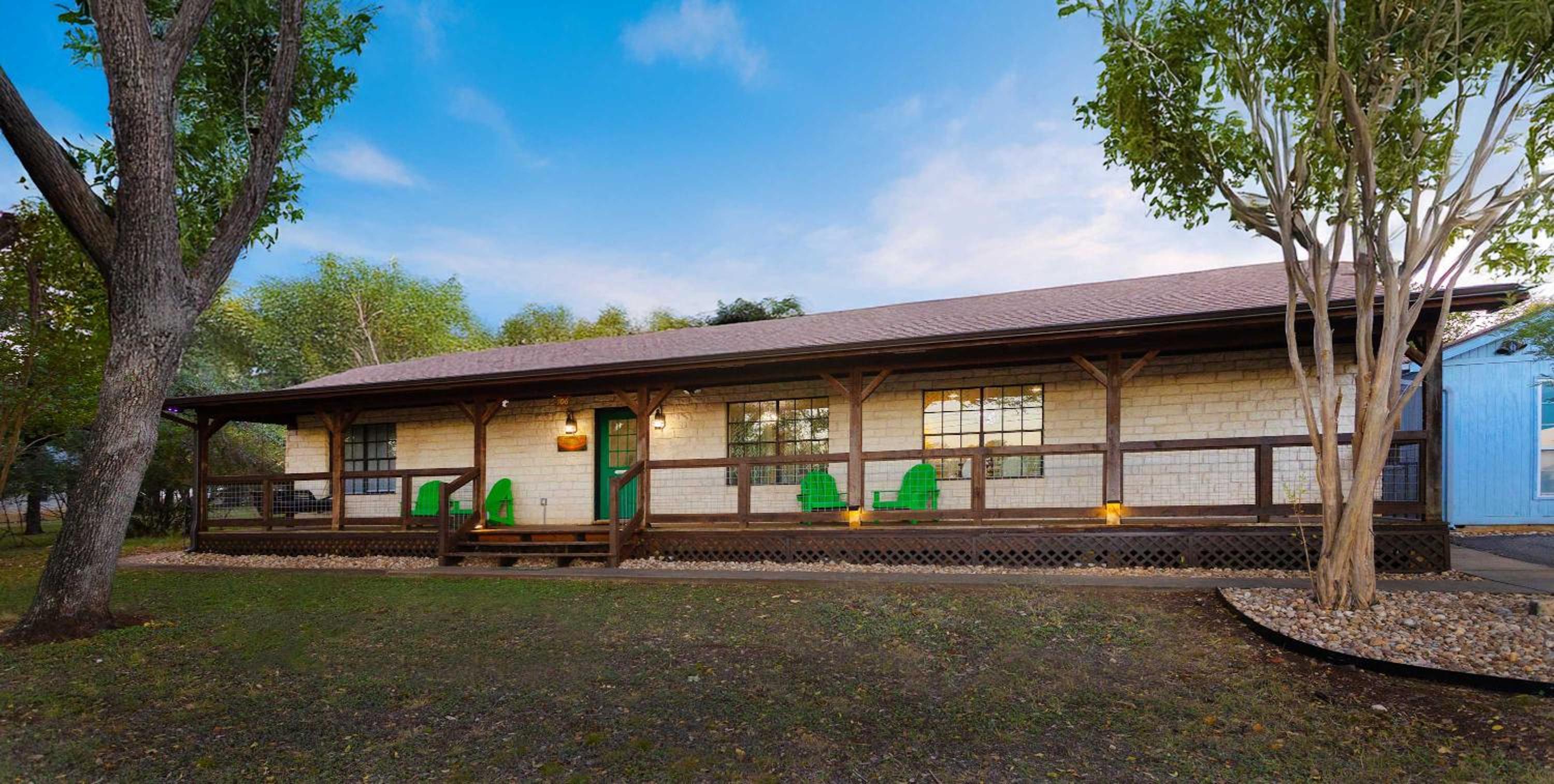 Jungle Haven Heated Pool Fun for 12