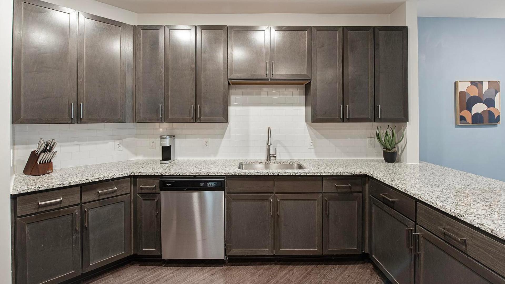 Landing Apartments - Thrive at University City