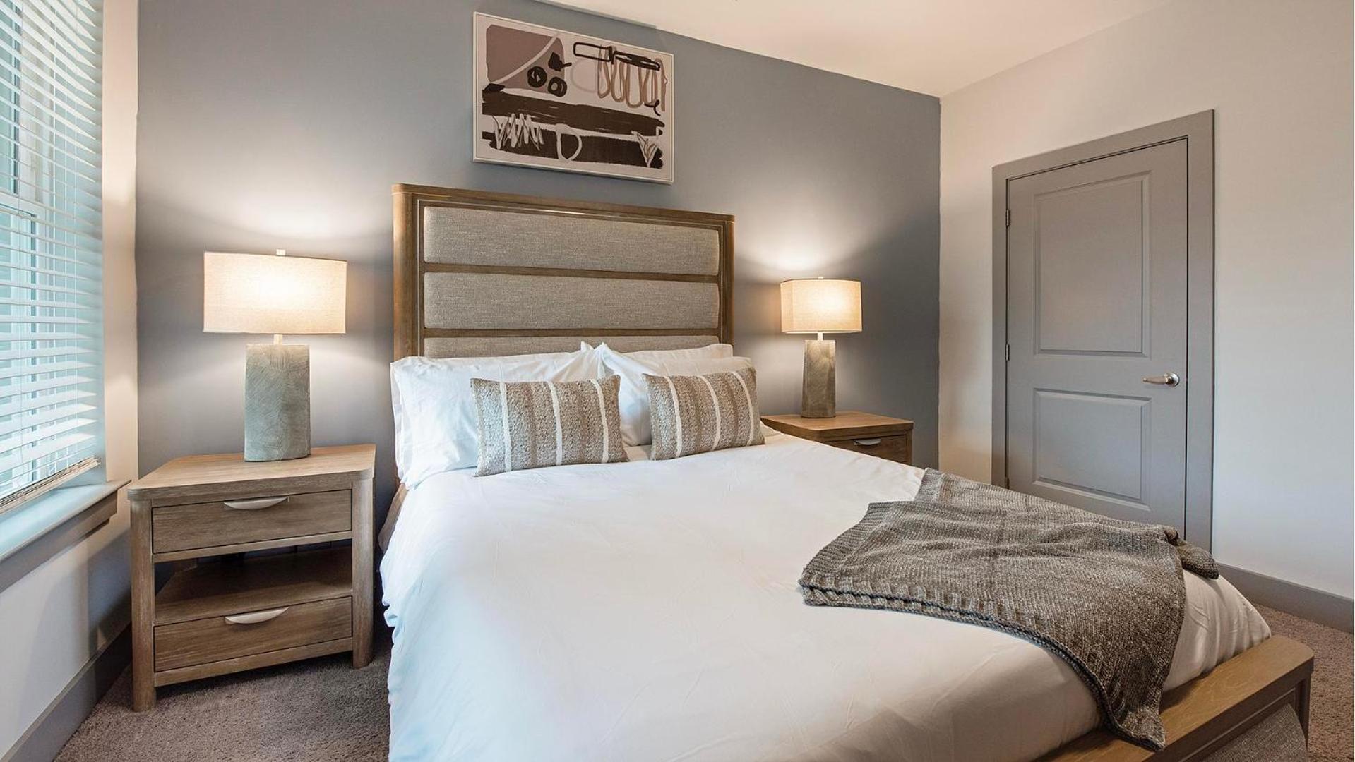 Landing Apartments - Thrive at University City