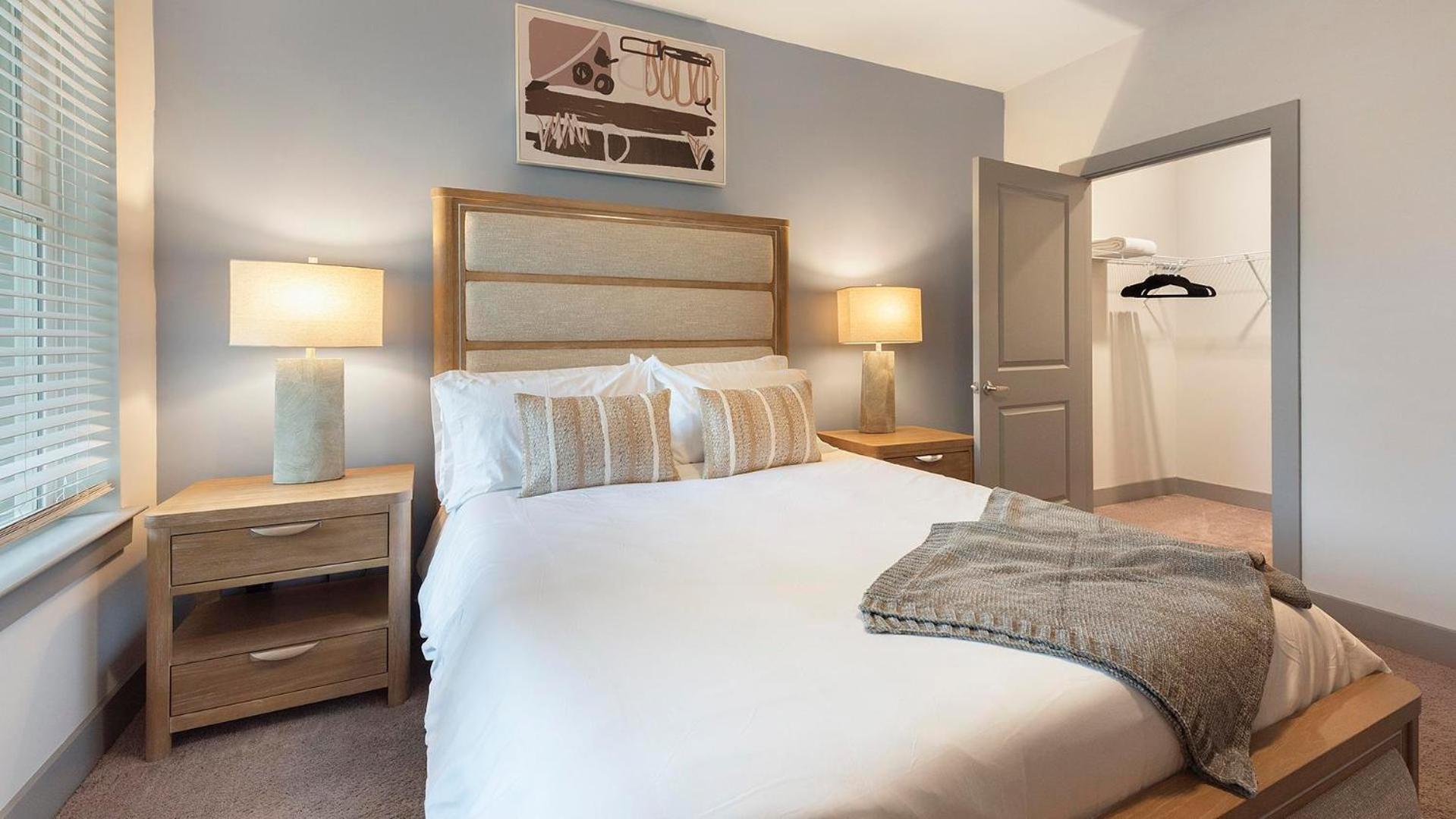 Landing Apartments - Thrive at University City
