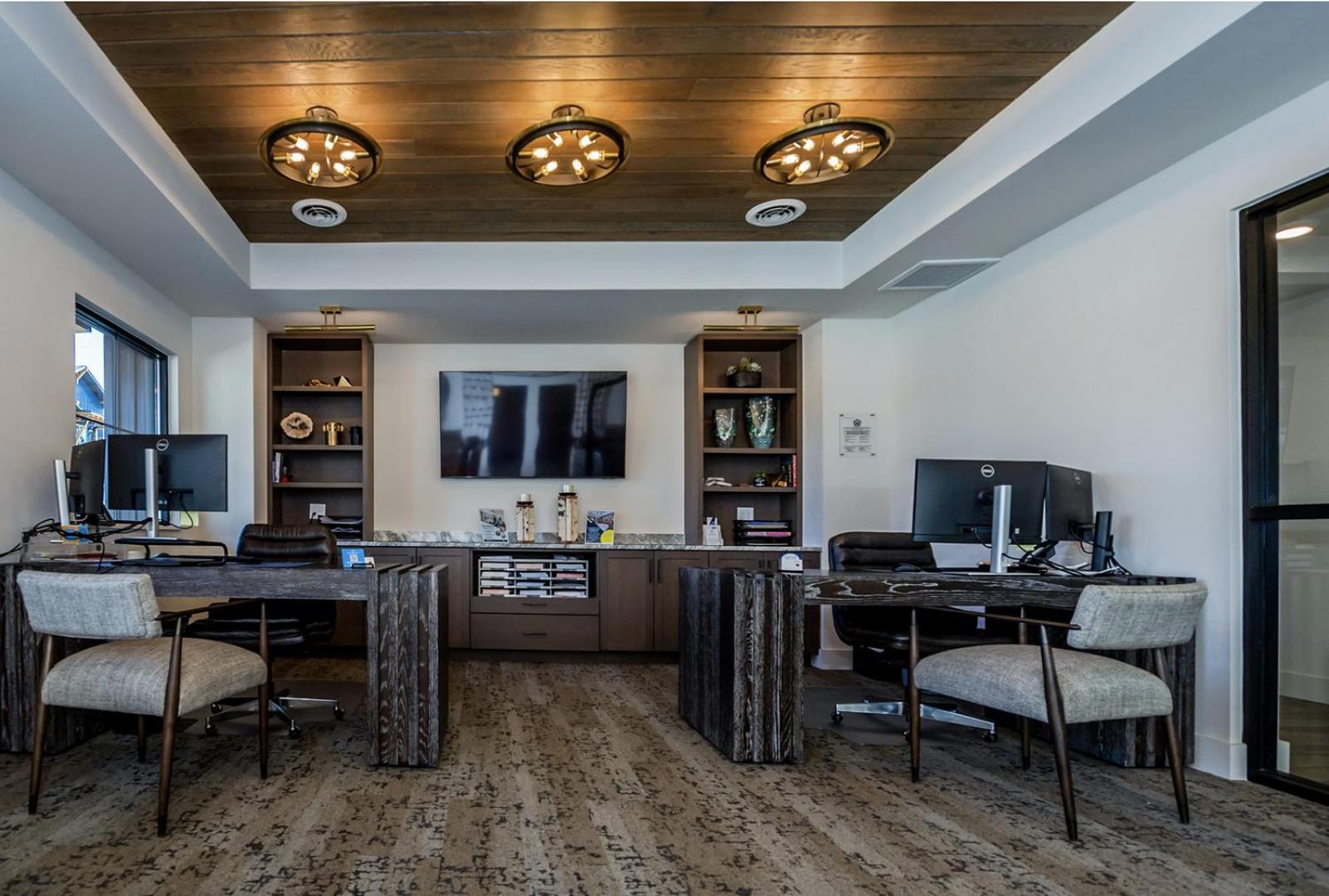 Landing Modern 1BD Gym Game Room