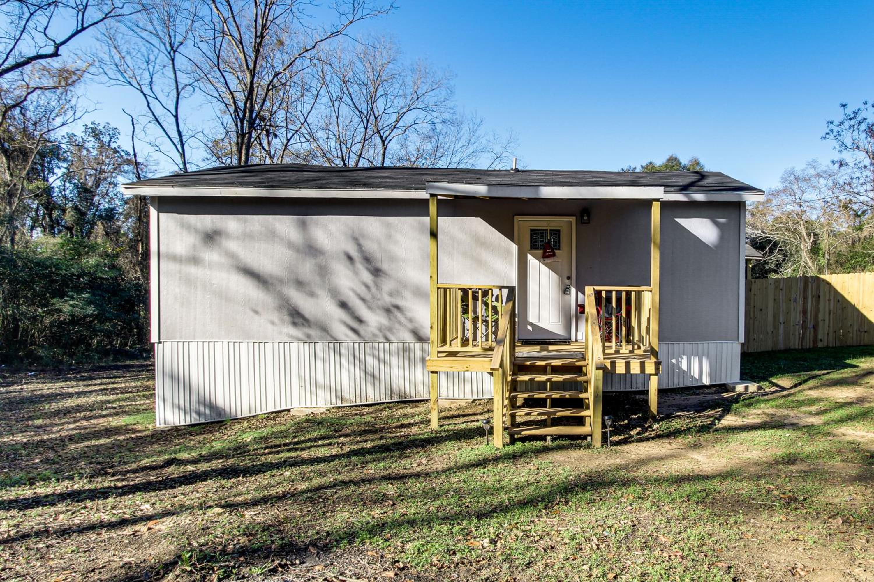 1 Mi to Dtwn Enterprise Pet-Friendly Home with Yard