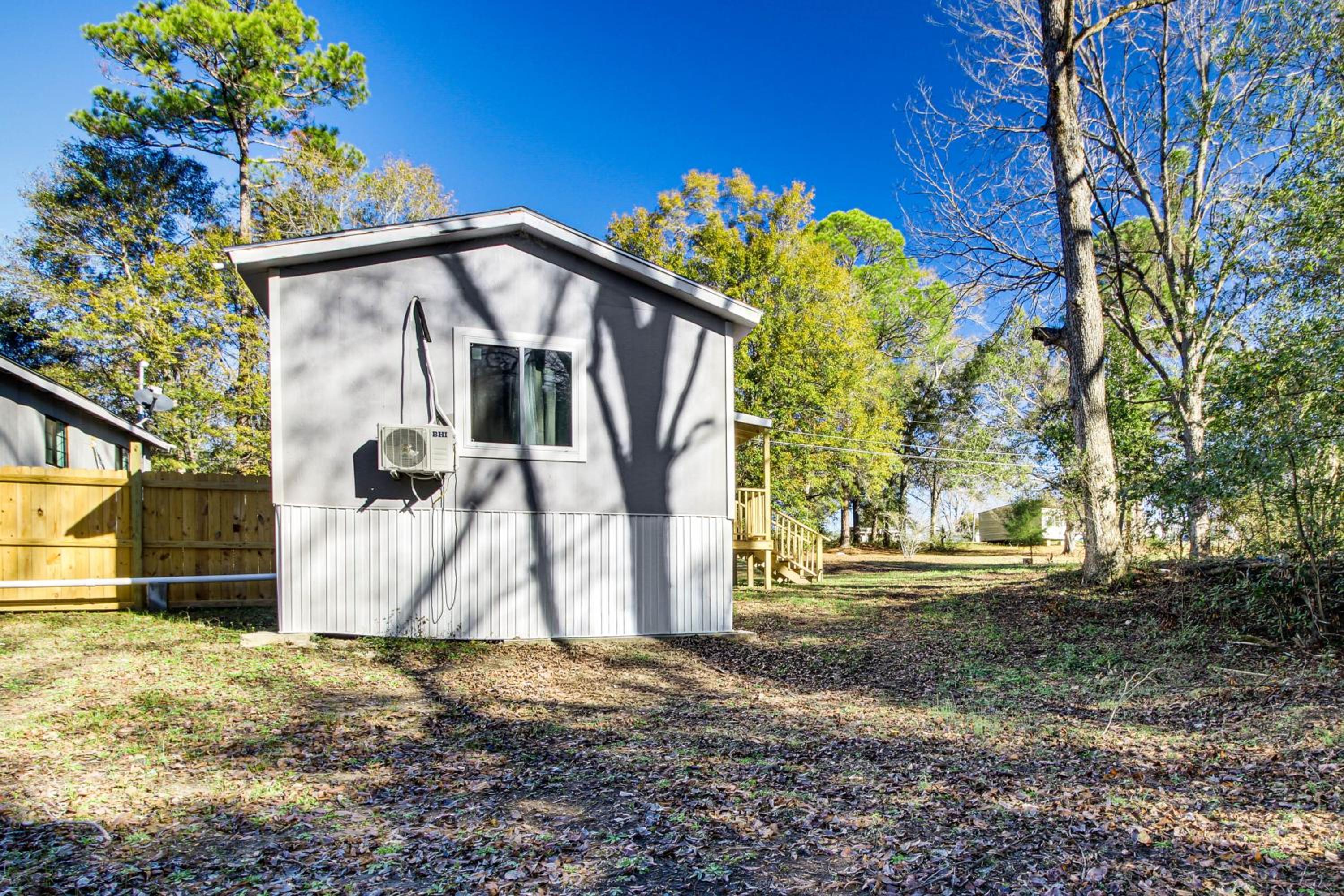 1 Mi to Dtwn Enterprise Pet-Friendly Home with Yard