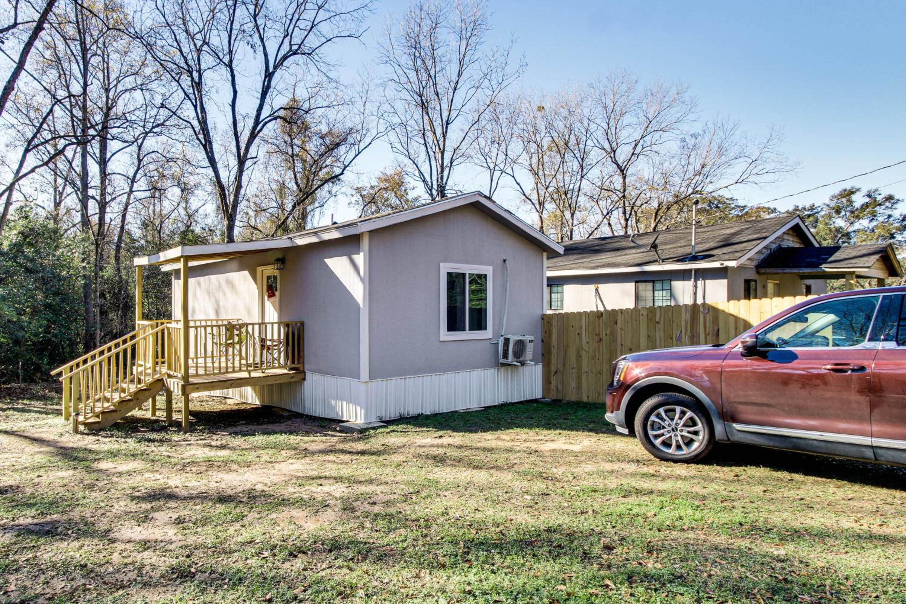 1 Mi to Dtwn Enterprise Pet-Friendly Home with Yard