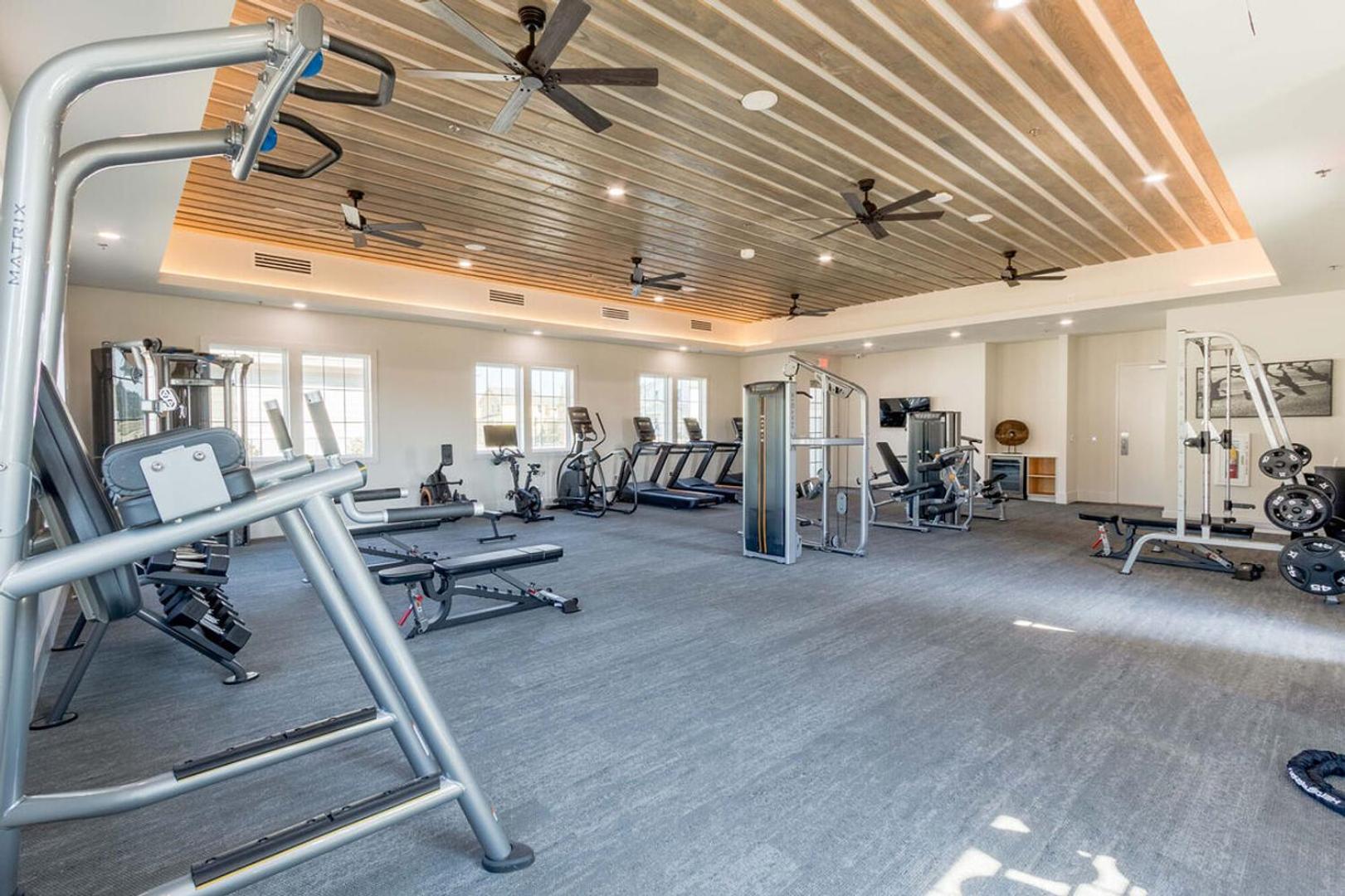 Landing Stunning 3BD Gym Pool