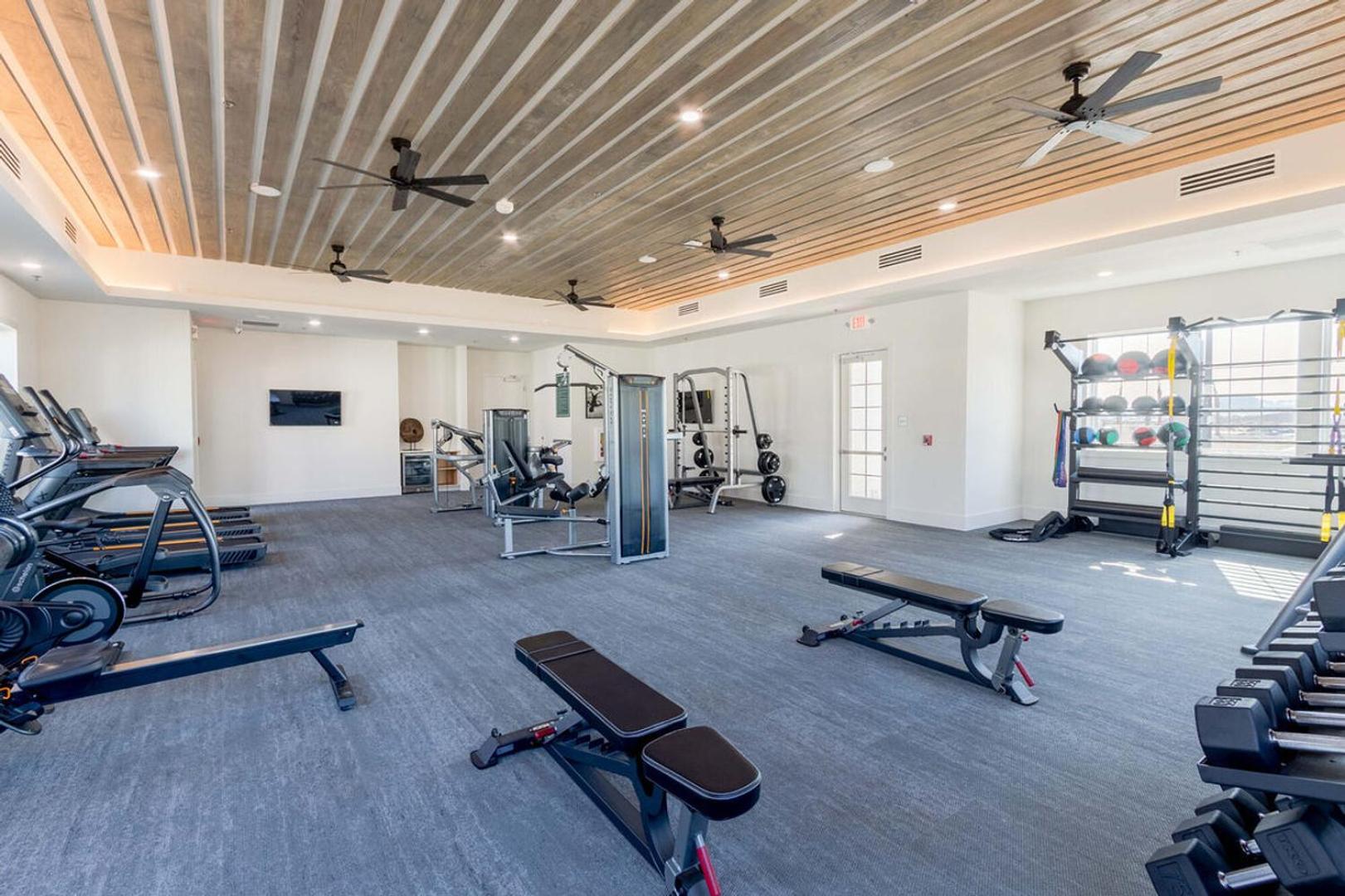 Landing Stunning 3BD Gym Pool