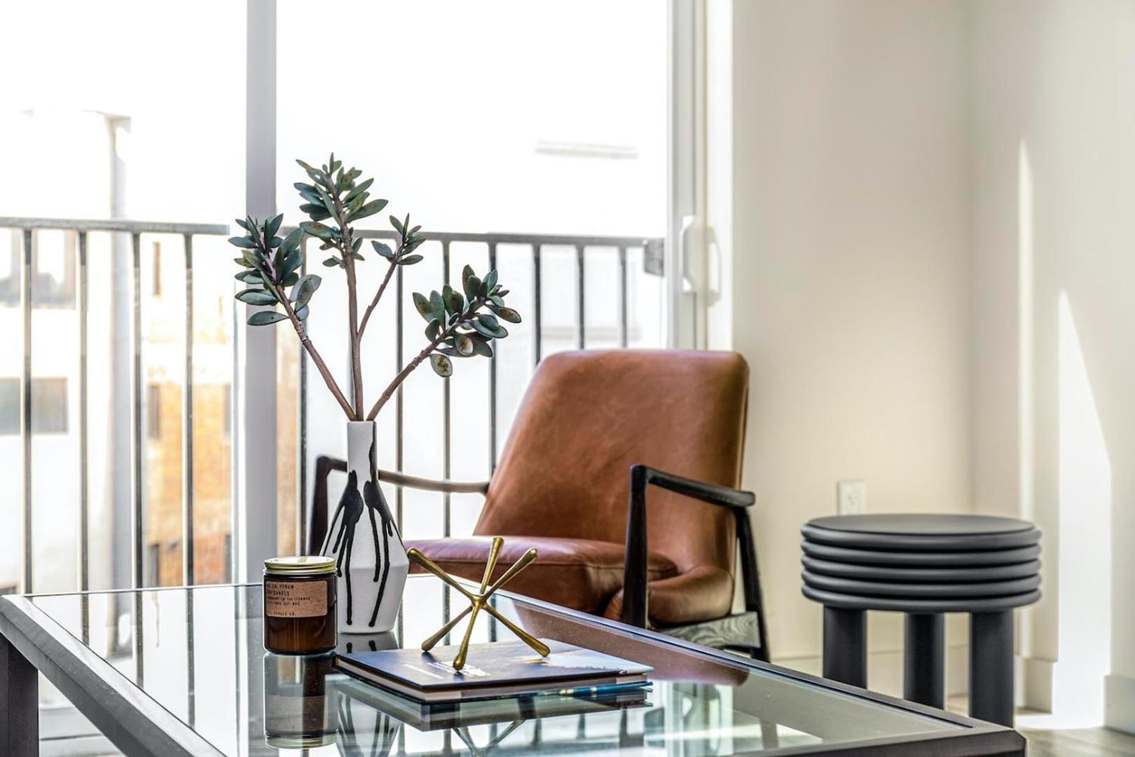 Landing Beautiful 2BD Gym Yoga Studio
