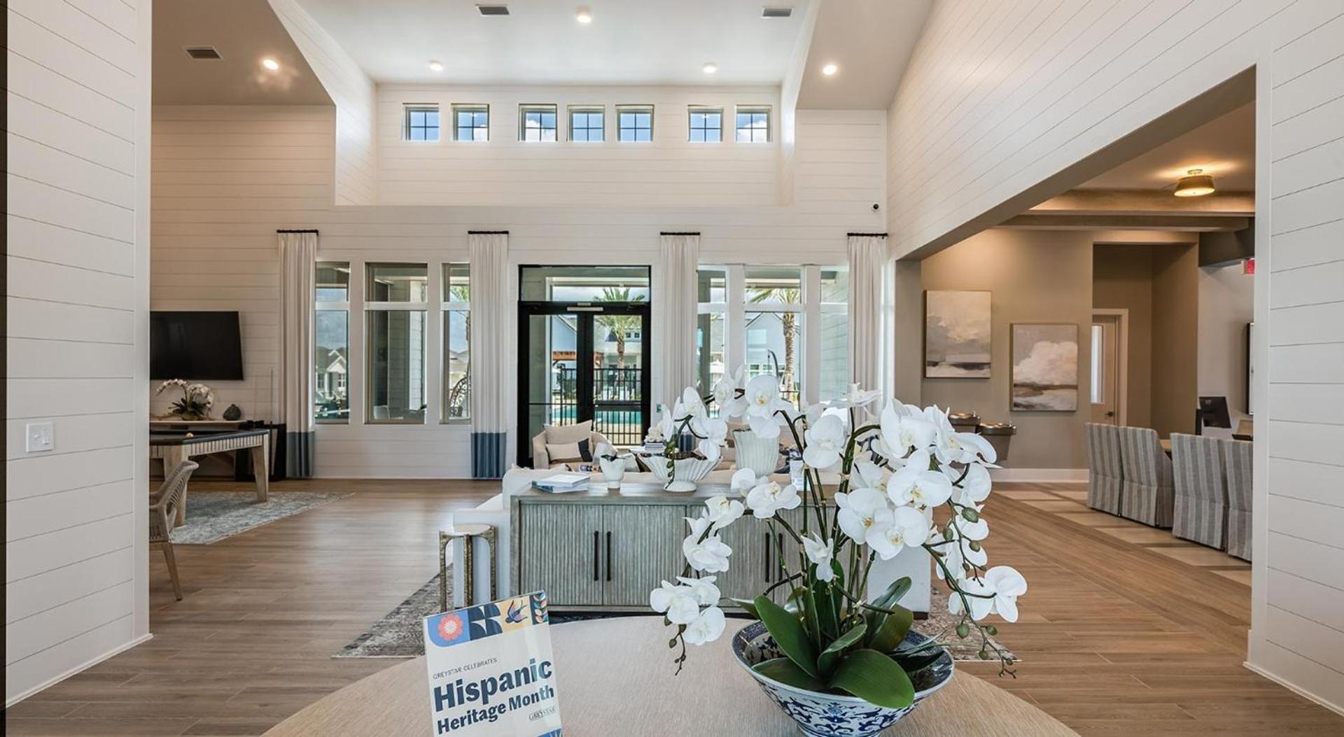 Landing Beautiful 2BD Gym Yoga Studio