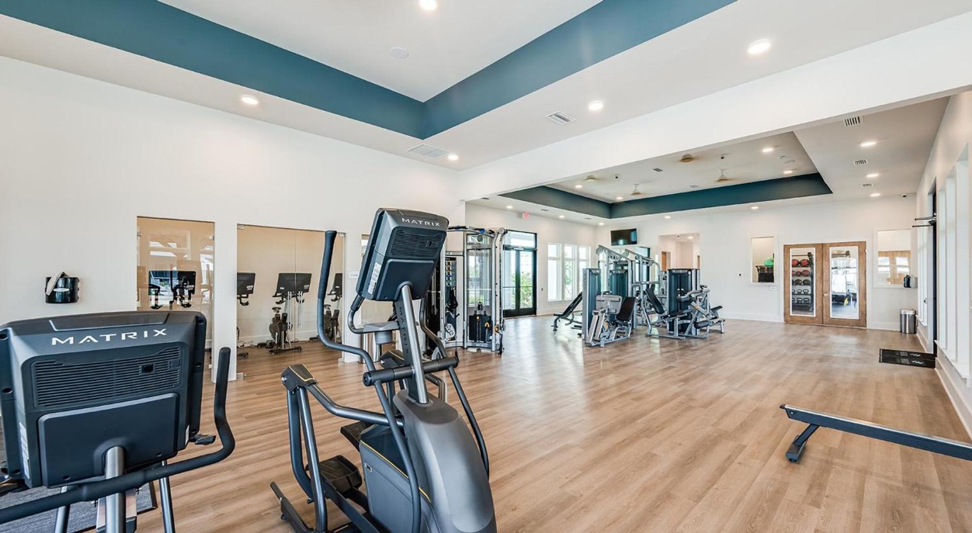 Landing Beautiful 2BD Gym Yoga Studio
