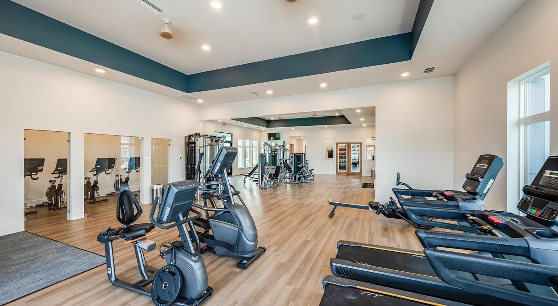 Landing Beautiful 2BD Gym Yoga Studio