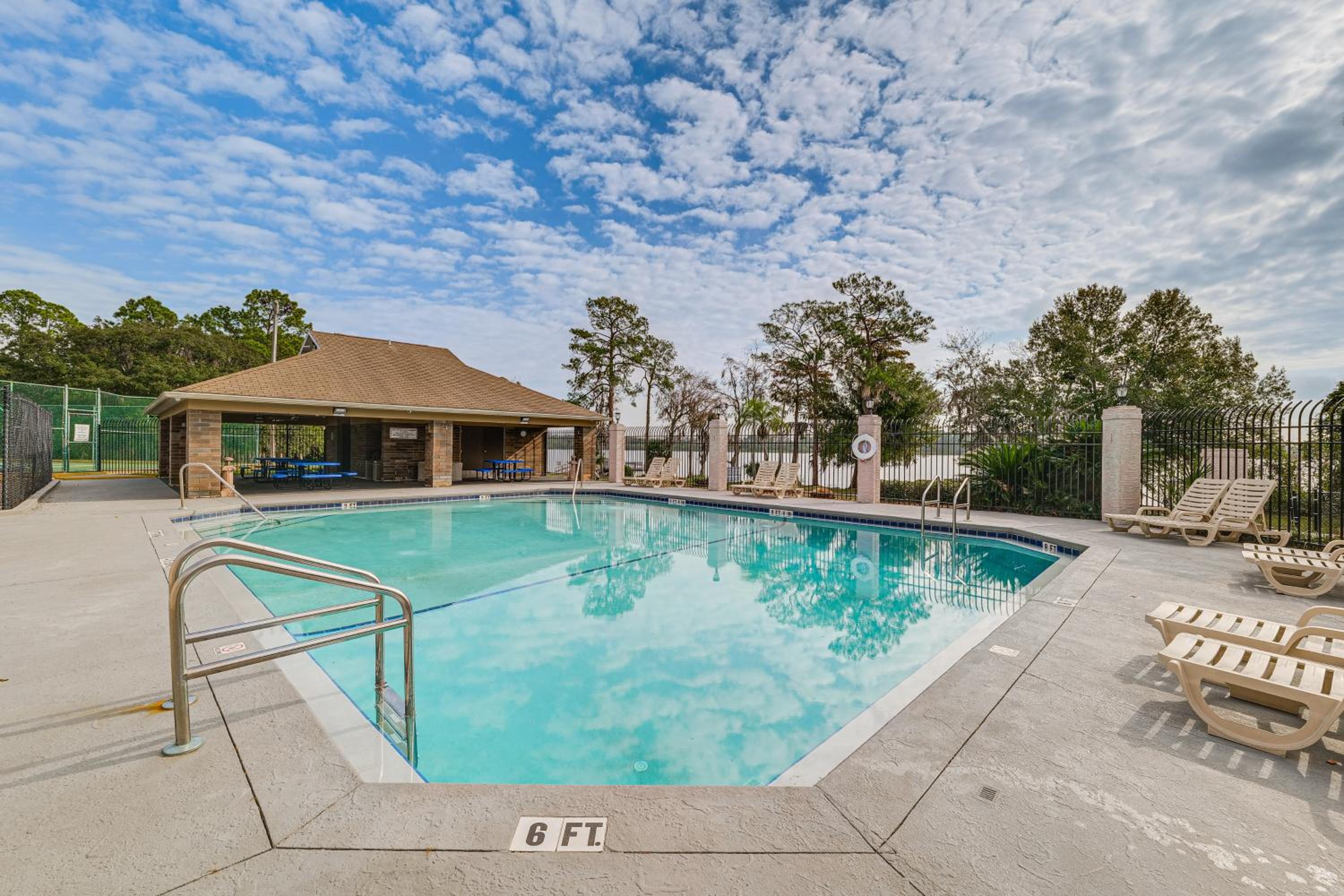 Pool Access, 7 Mi to Disney Family Getaway!