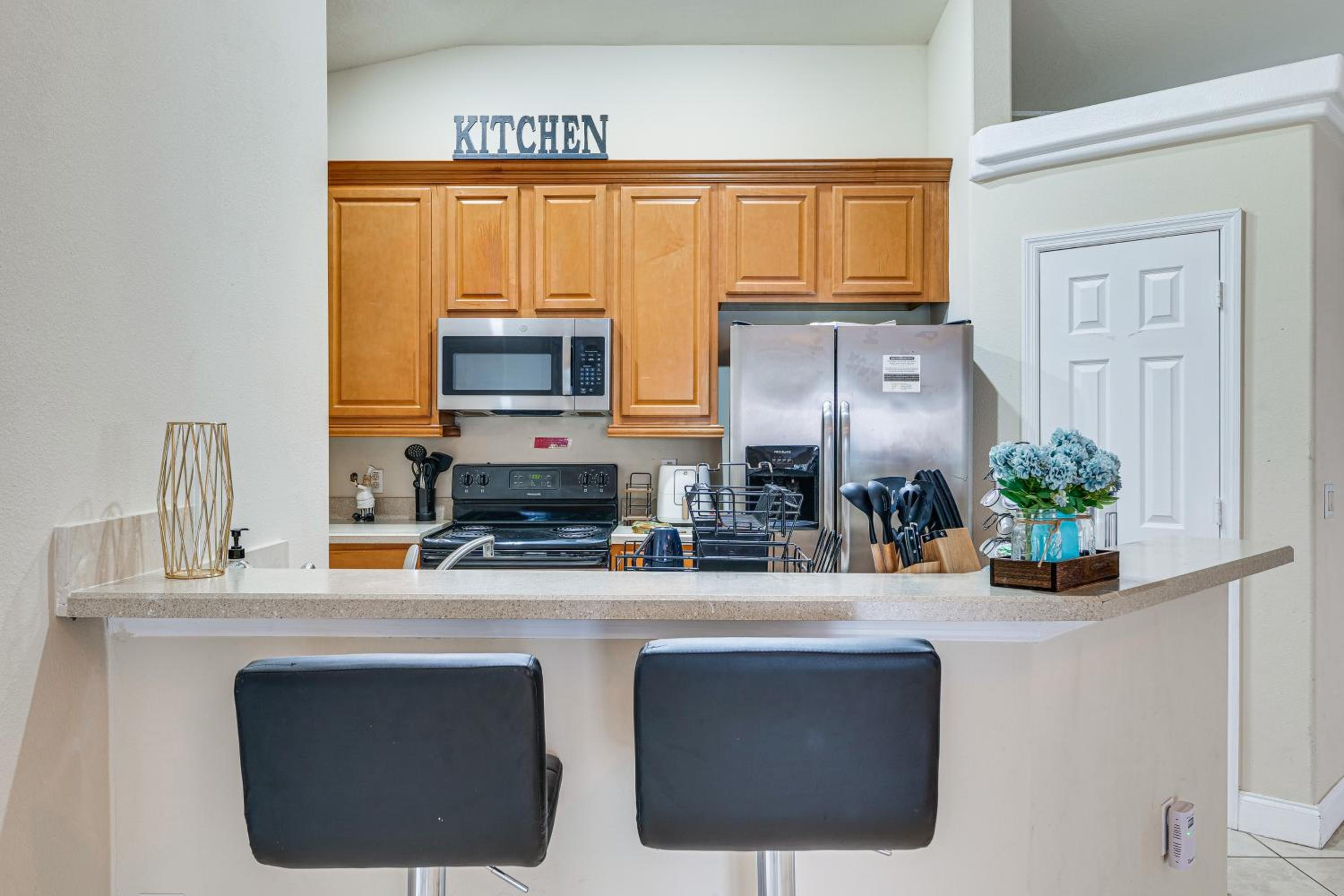 Pool Access, 7 Mi to Disney Family Getaway!