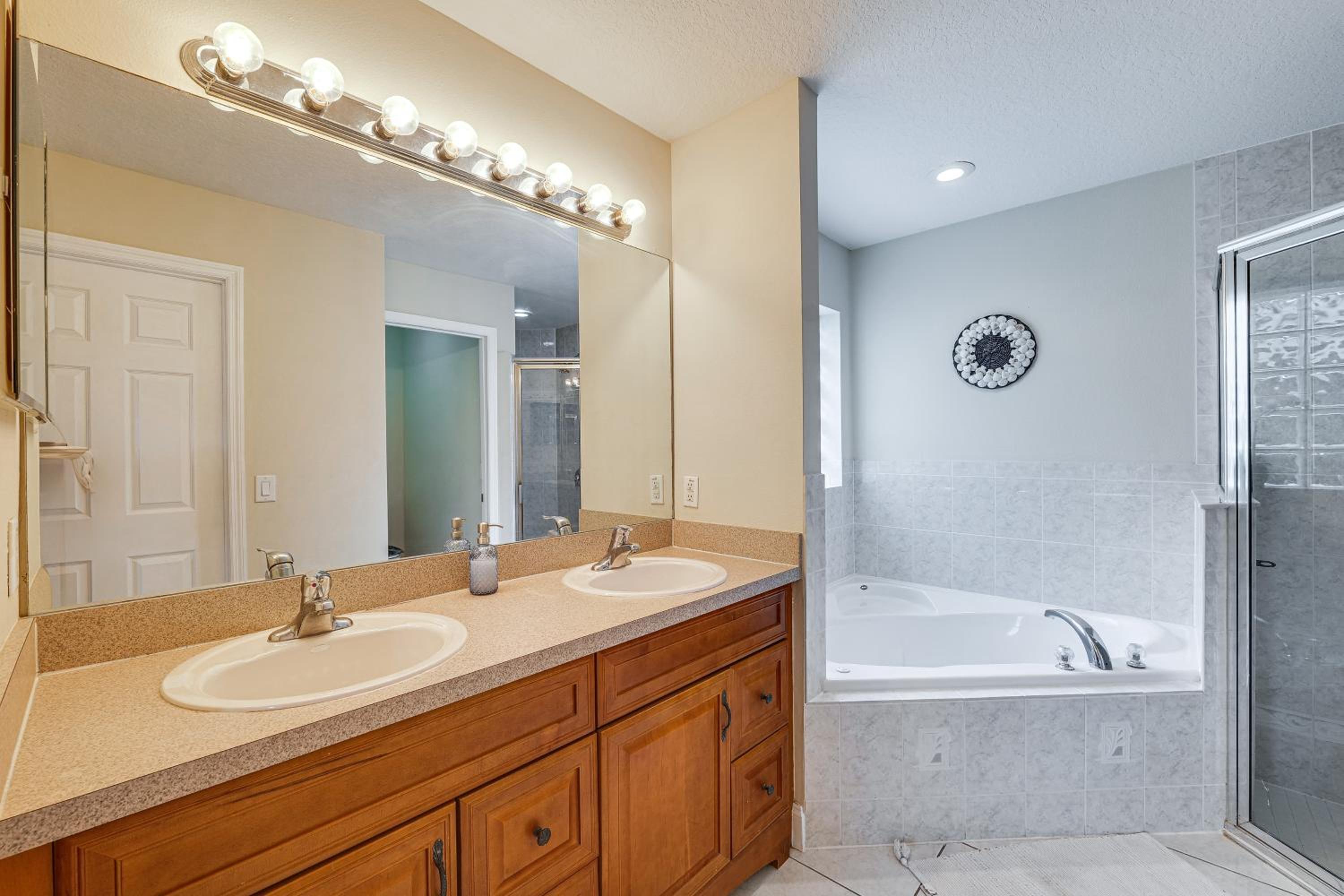 Pool Access, 7 Mi to Disney Family Getaway!