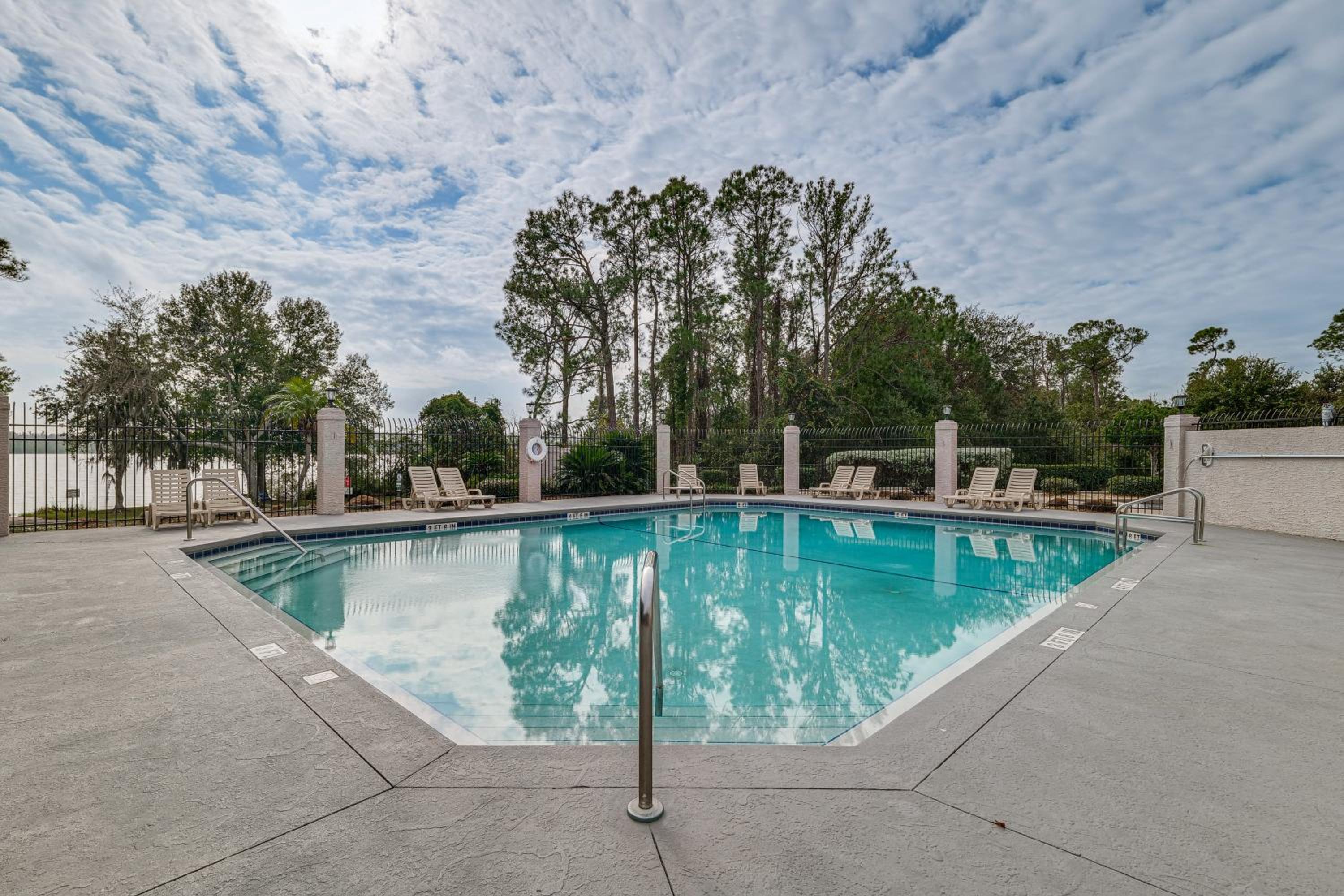 Pool Access, 7 Mi to Disney Family Getaway!