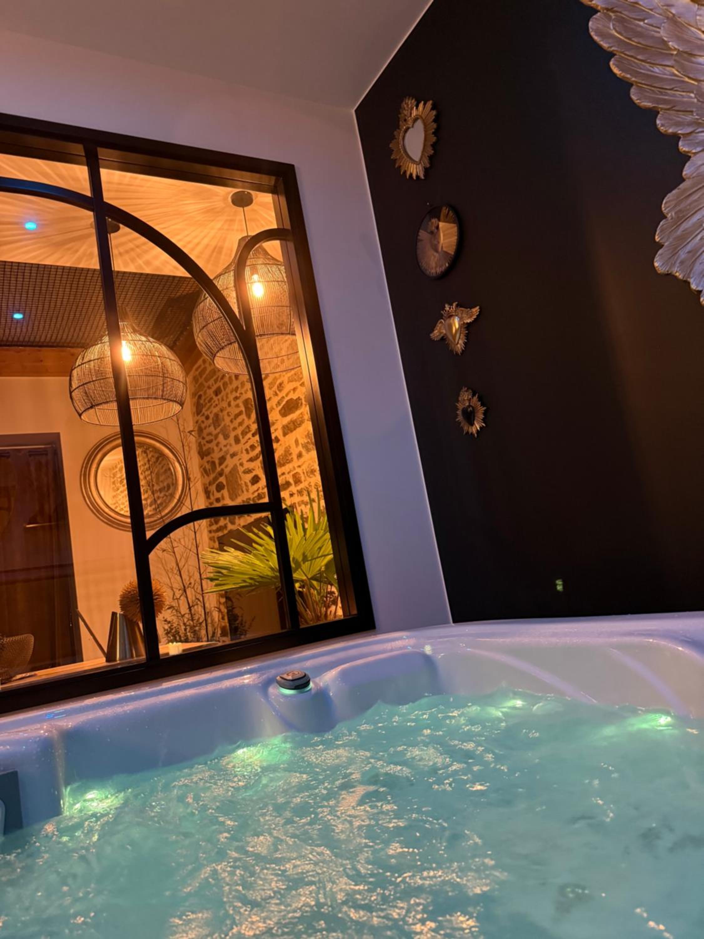 ECRIN DE CHARME 4 étoiles Jacuzzi privé 2 pers