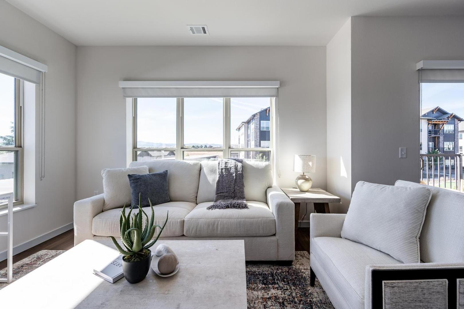 Landing Modern 1BD Gym Game Room