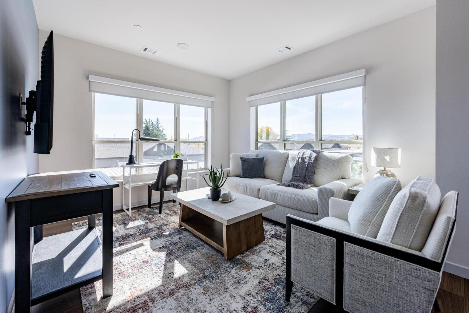 Landing Modern 1BD Gym Game Room