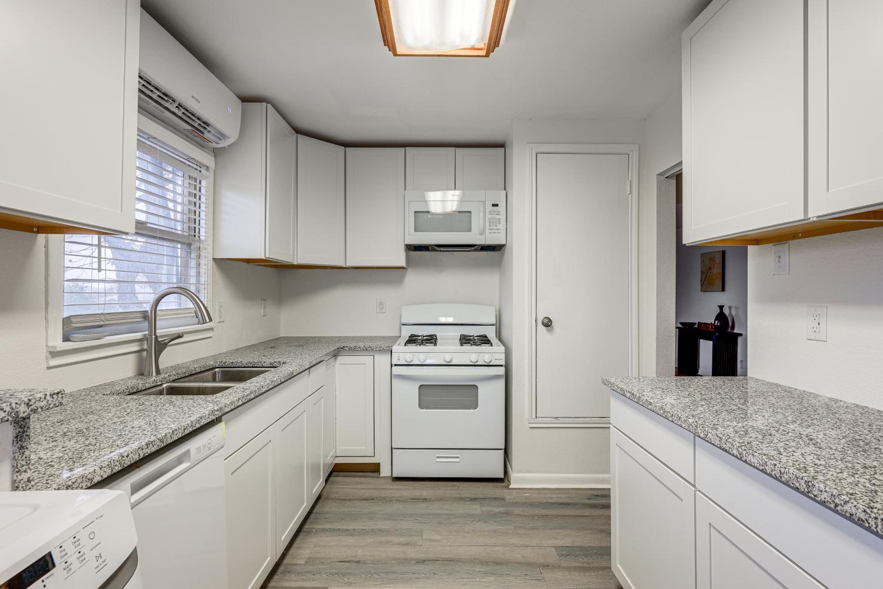 Retreat at Brackenridge Park Cozy San Antonio Apt
