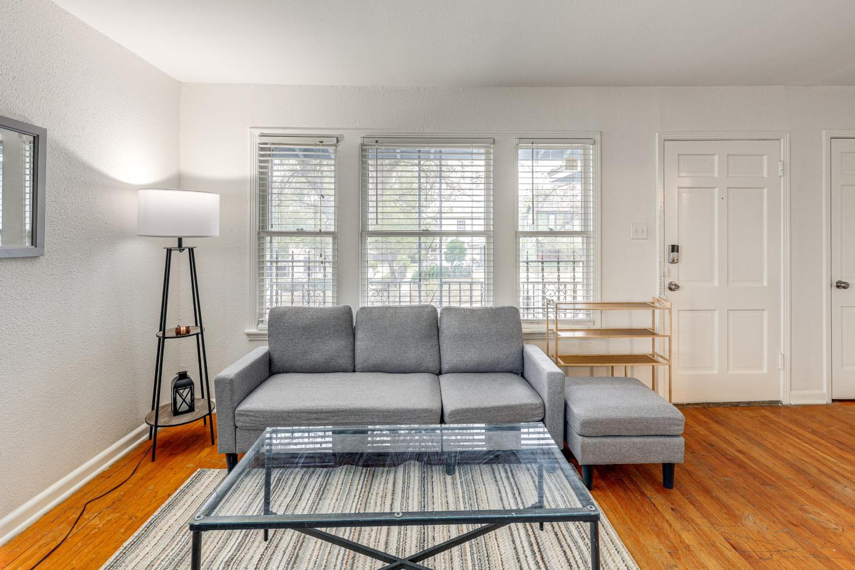 Retreat at Brackenridge Park Cozy San Antonio Apt