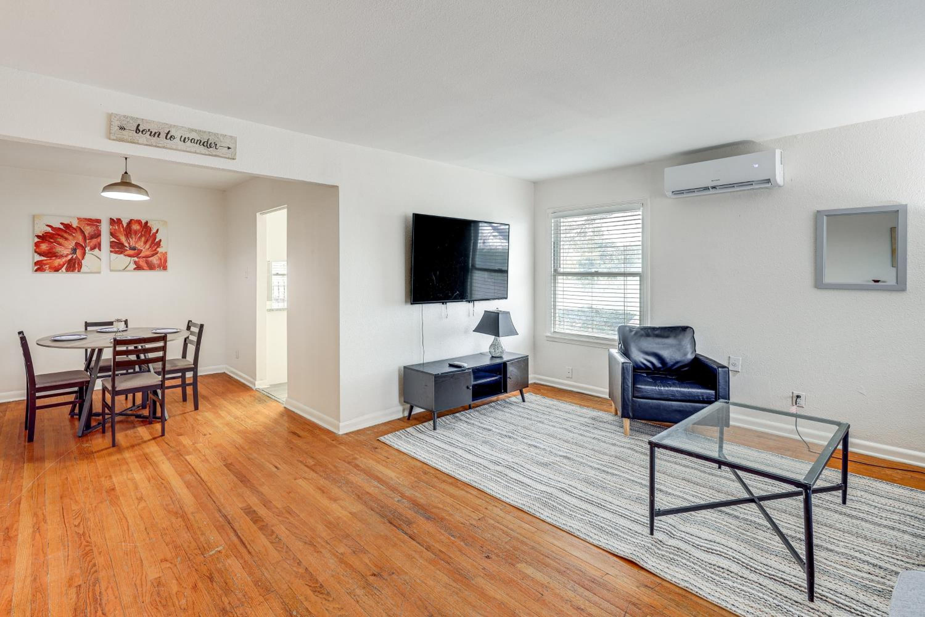 Retreat at Brackenridge Park Cozy San Antonio Apt