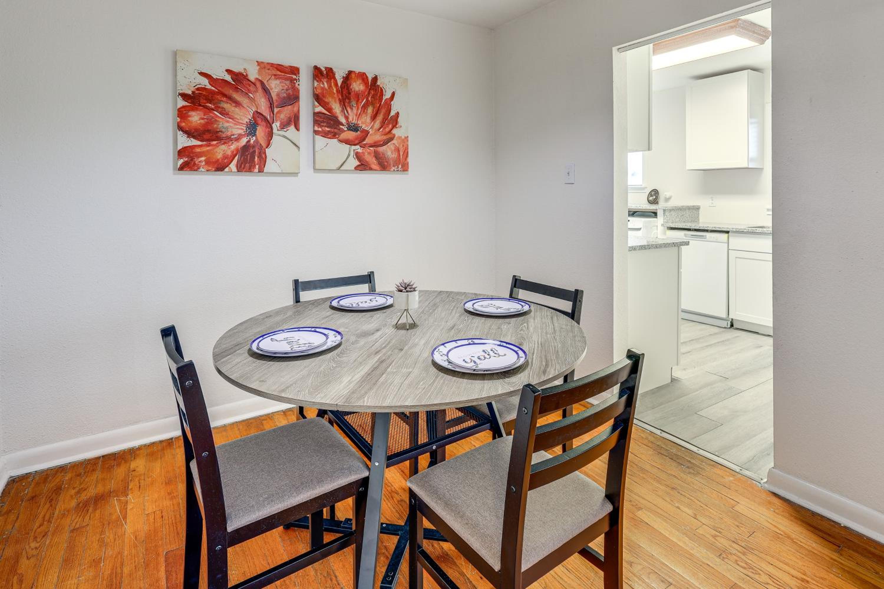 Retreat at Brackenridge Park Cozy San Antonio Apt
