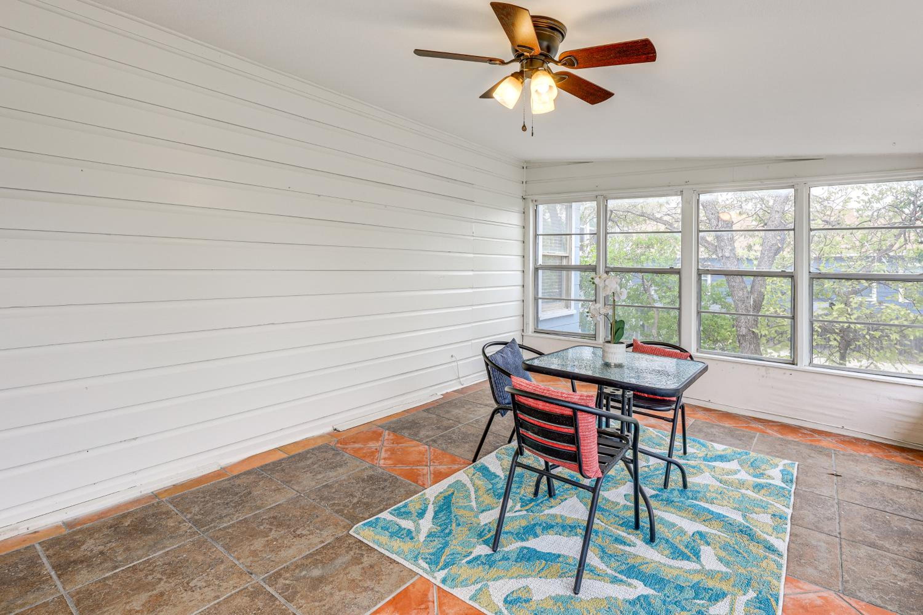 Retreat at Brackenridge Park Cozy San Antonio Apt