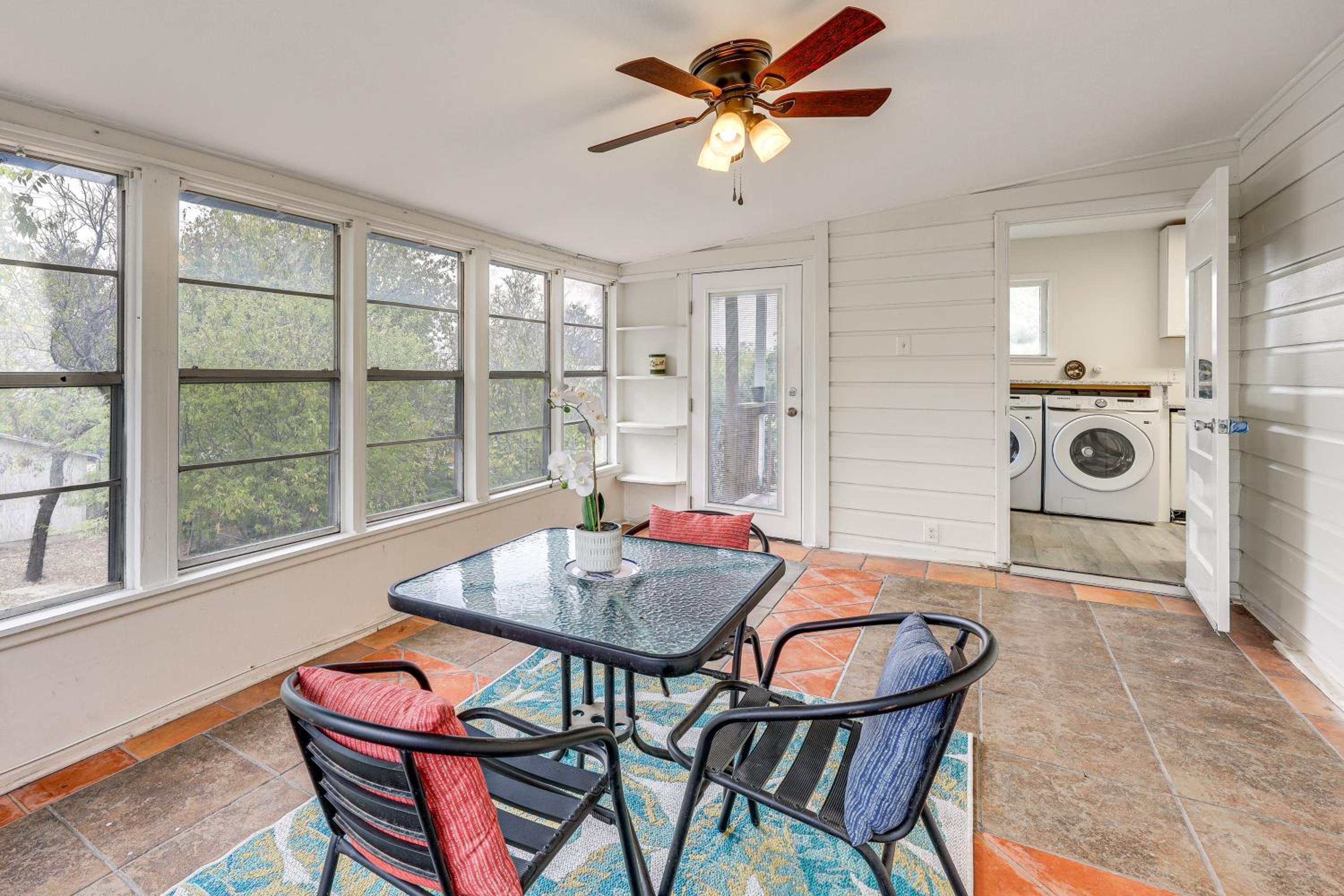 Retreat at Brackenridge Park Cozy San Antonio Apt