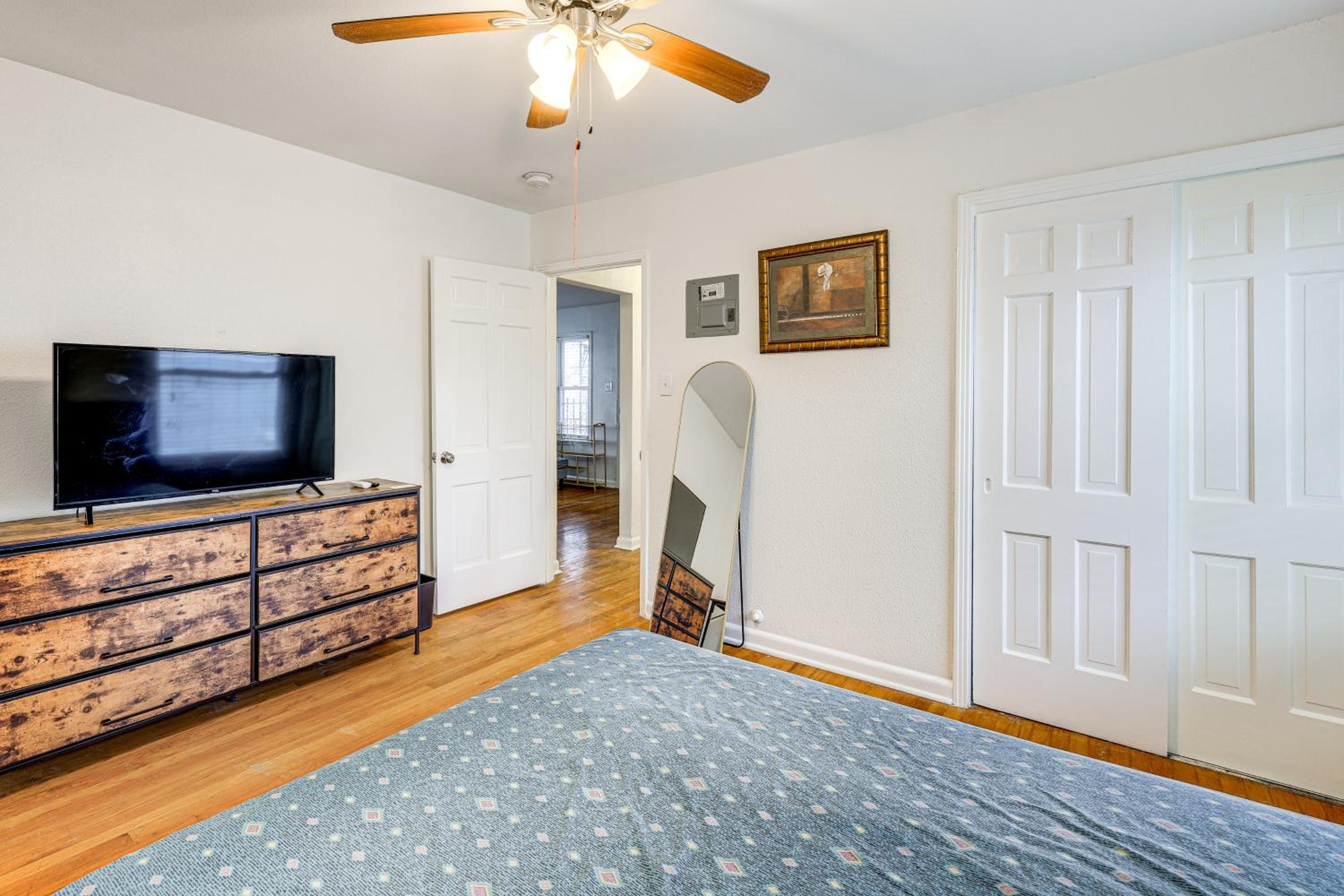 Retreat at Brackenridge Park Cozy San Antonio Apt