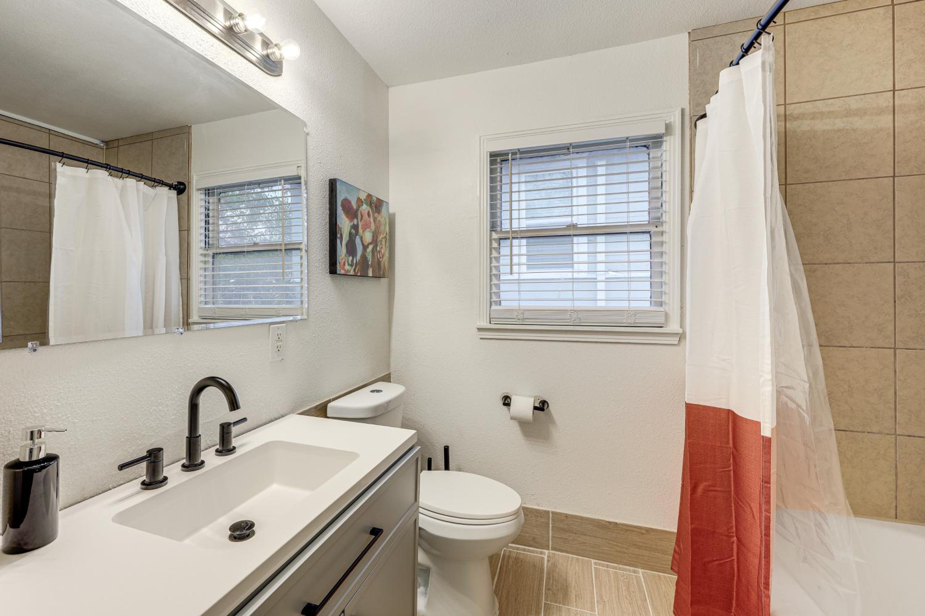 Retreat at Brackenridge Park Cozy San Antonio Apt