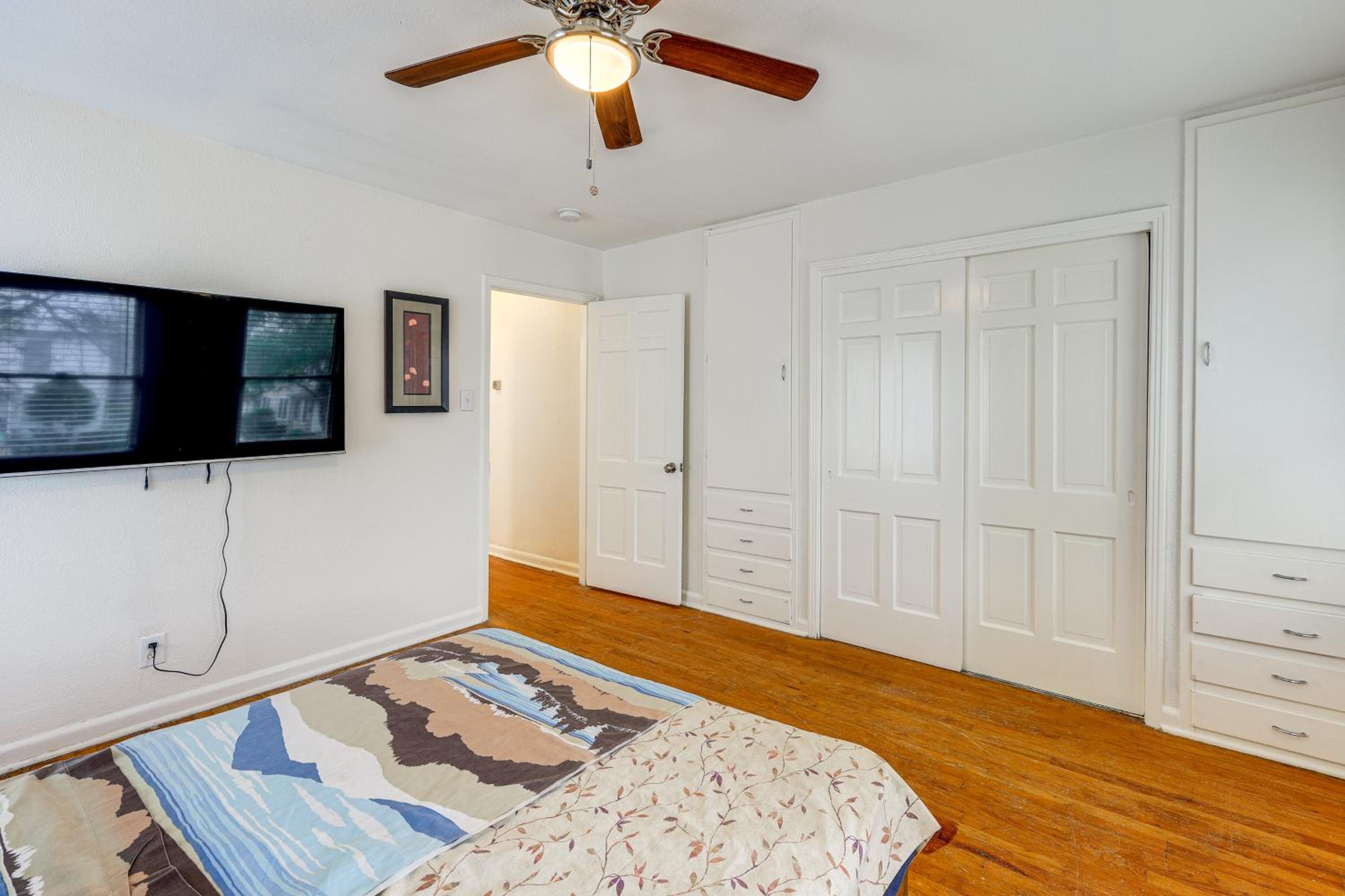 Retreat at Brackenridge Park Cozy San Antonio Apt