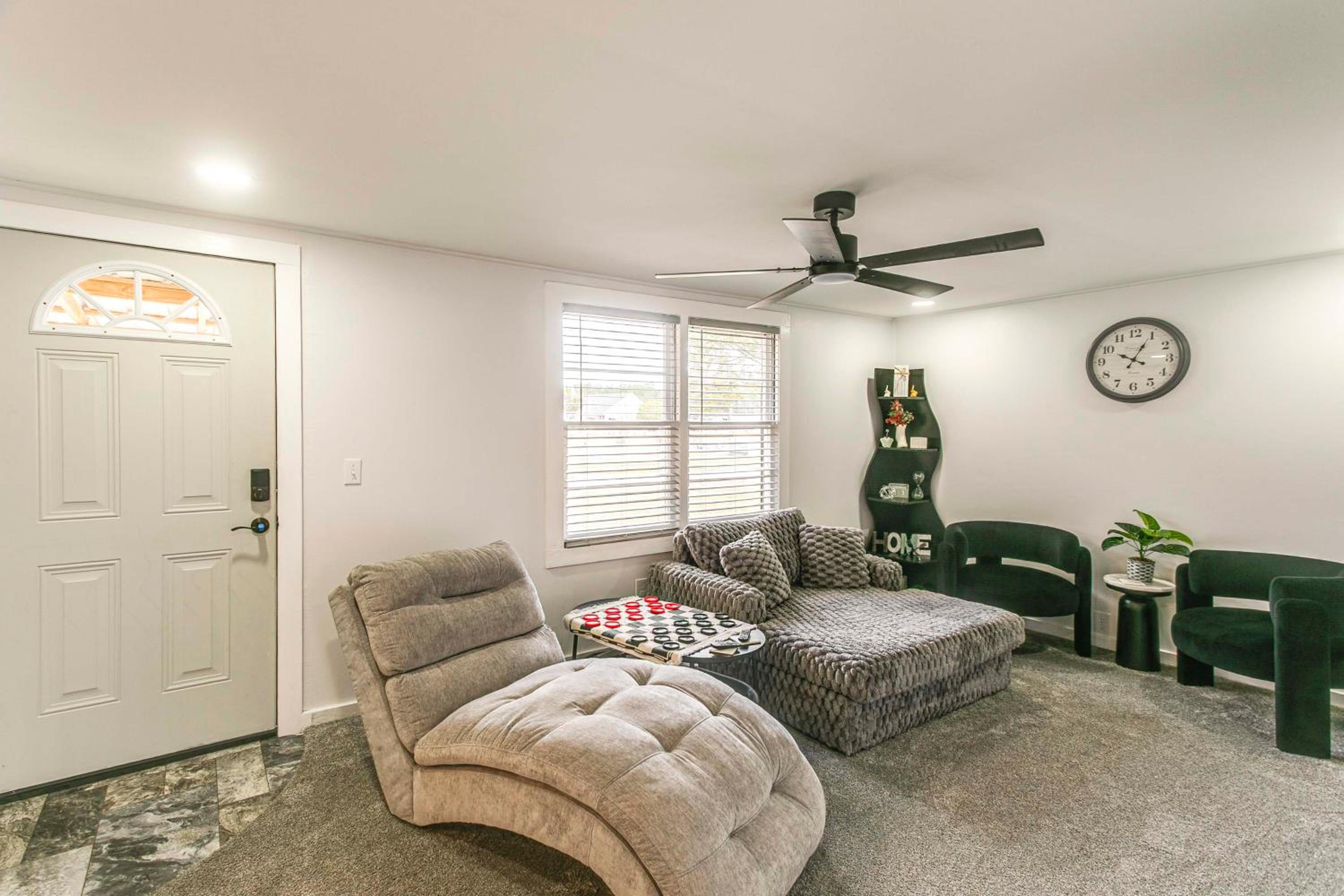 3 Mi to Historic Dtwn Waycross Pet-Friendly Home