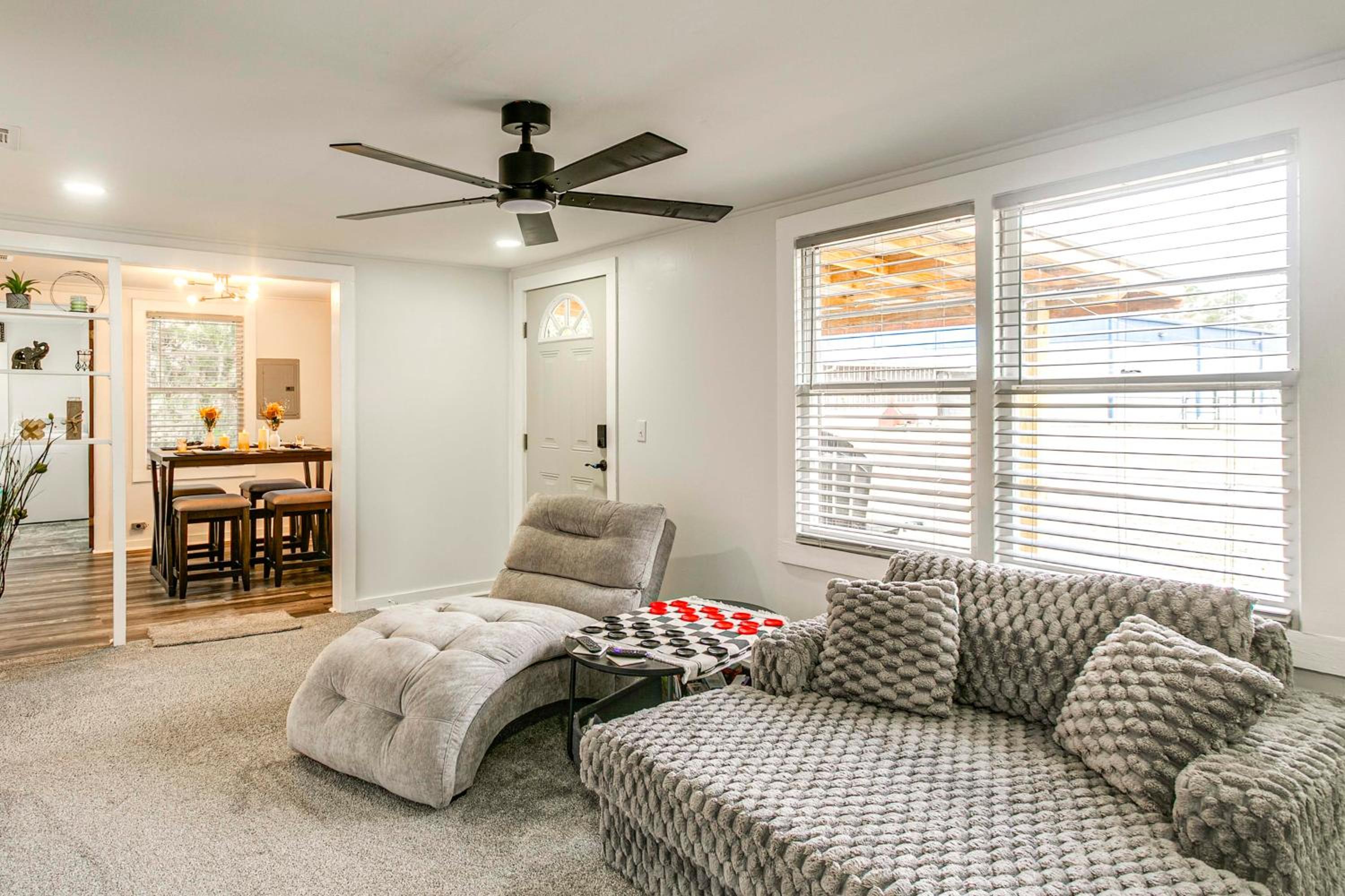3 Mi to Historic Dtwn Waycross Pet-Friendly Home