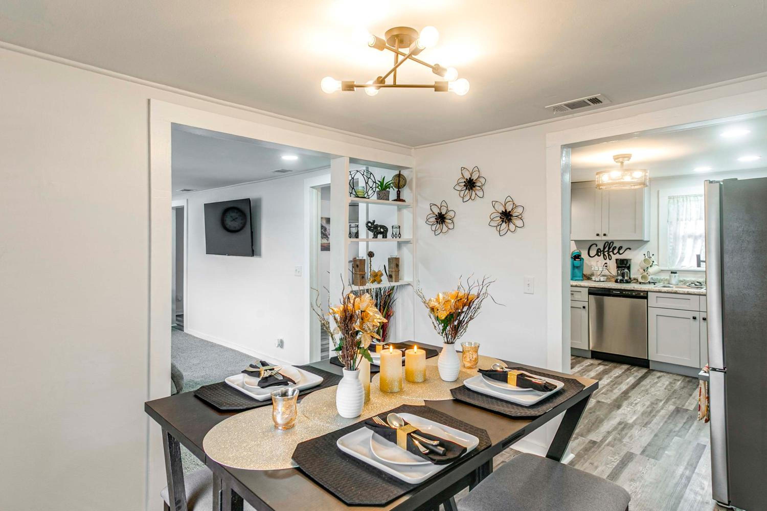 3 Mi to Historic Dtwn Waycross Pet-Friendly Home