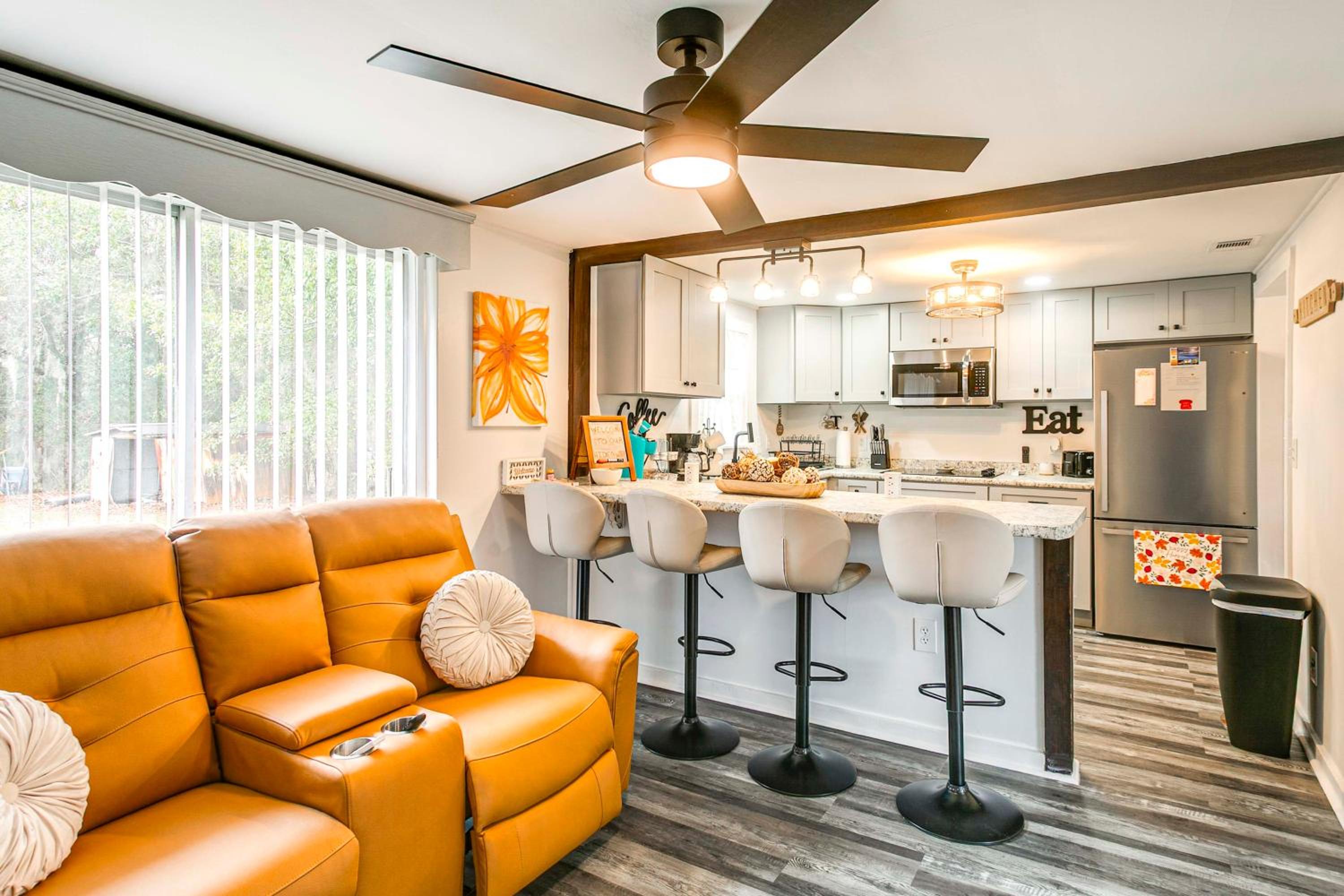 3 Mi to Historic Dtwn Waycross Pet-Friendly Home