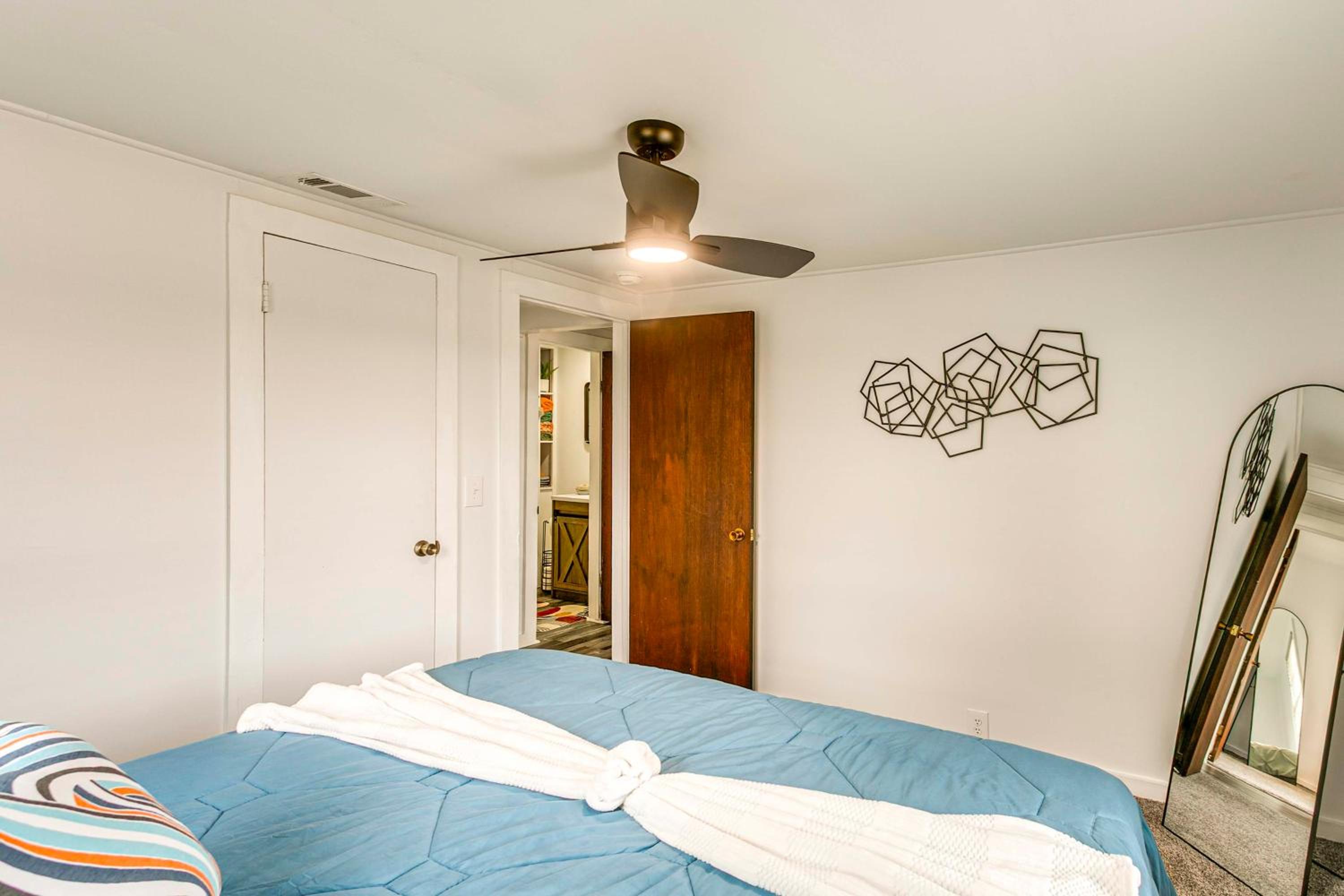 3 Mi to Historic Dtwn Waycross Pet-Friendly Home