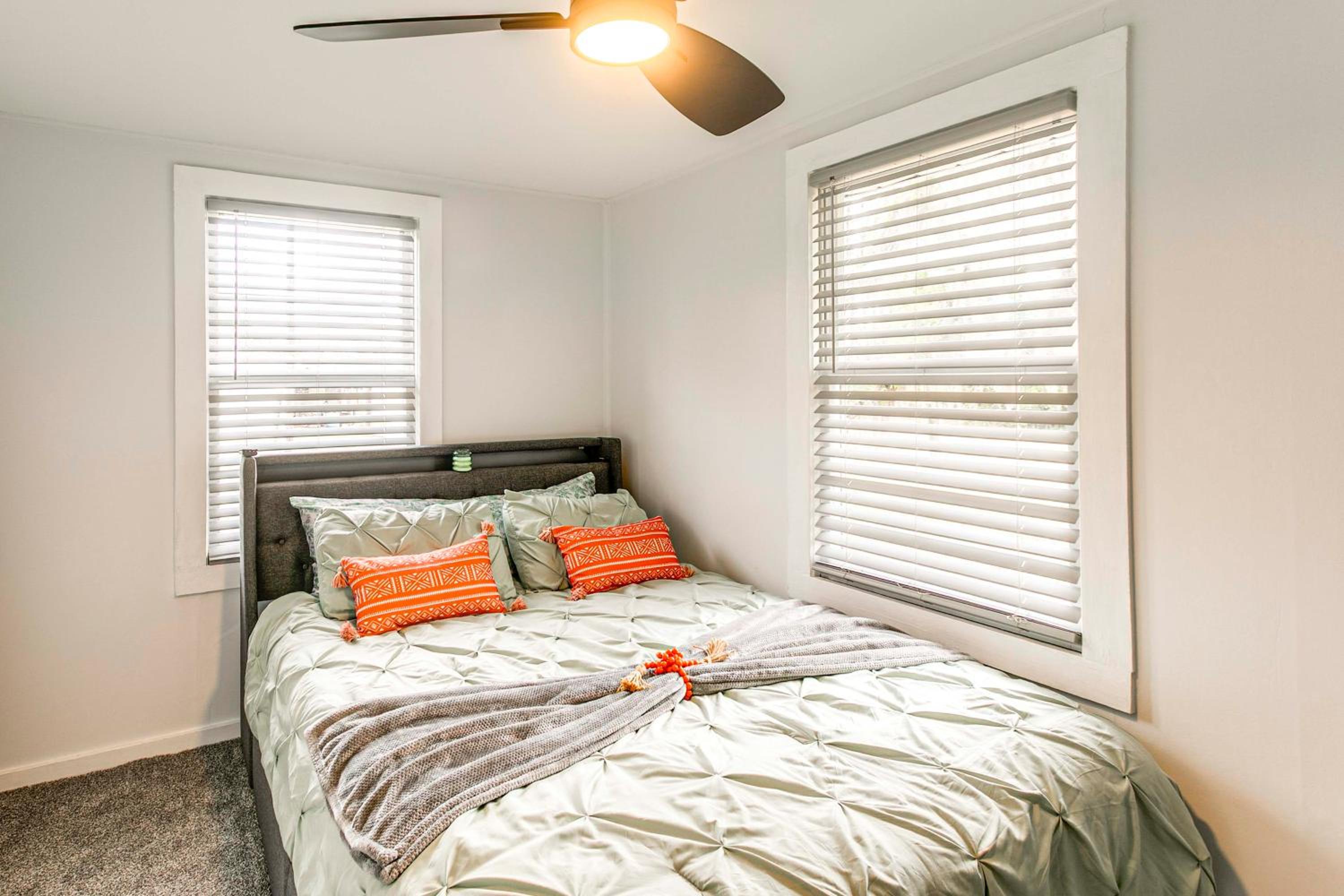 3 Mi to Historic Dtwn Waycross Pet-Friendly Home