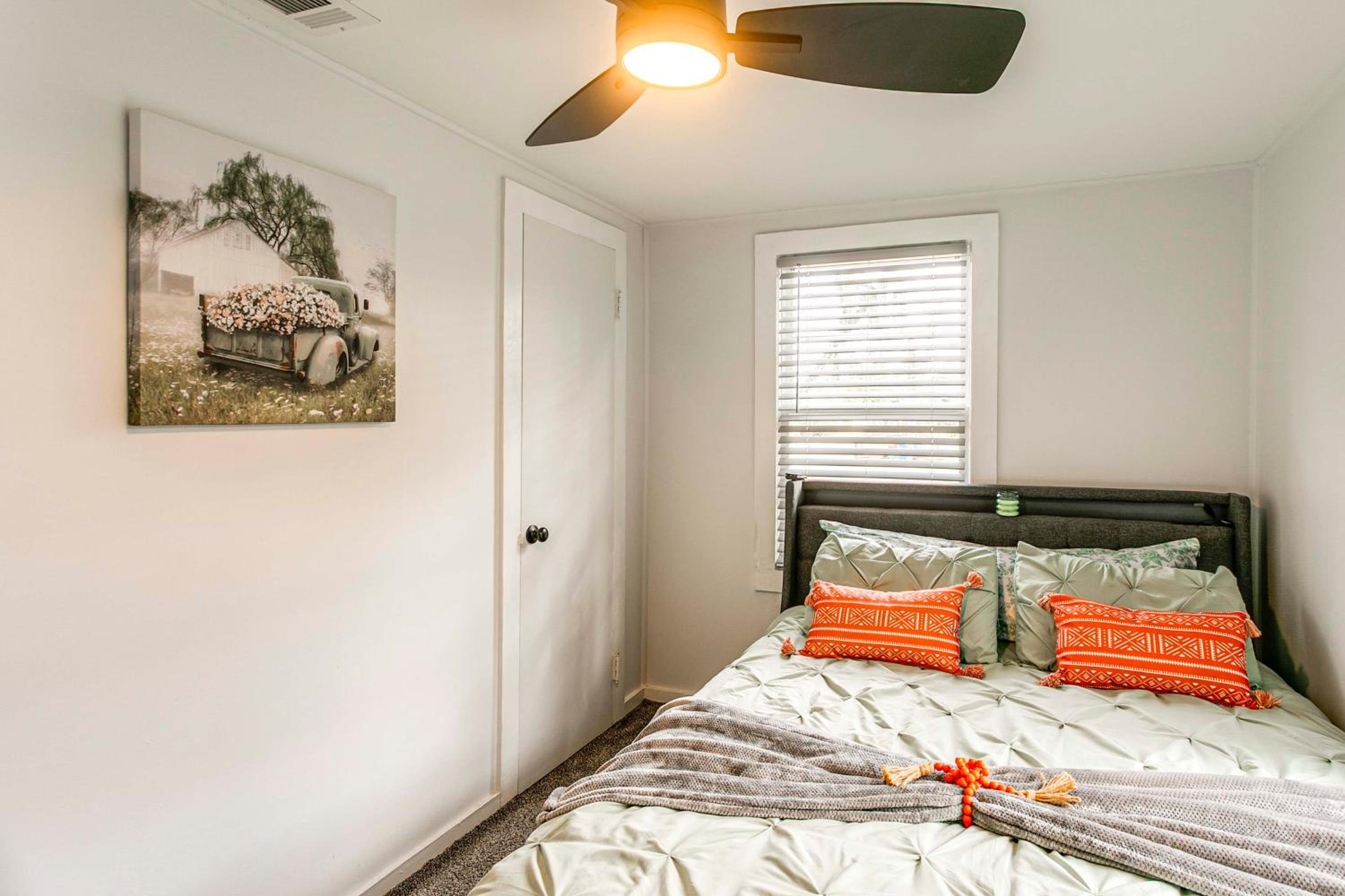 3 Mi to Historic Dtwn Waycross Pet-Friendly Home