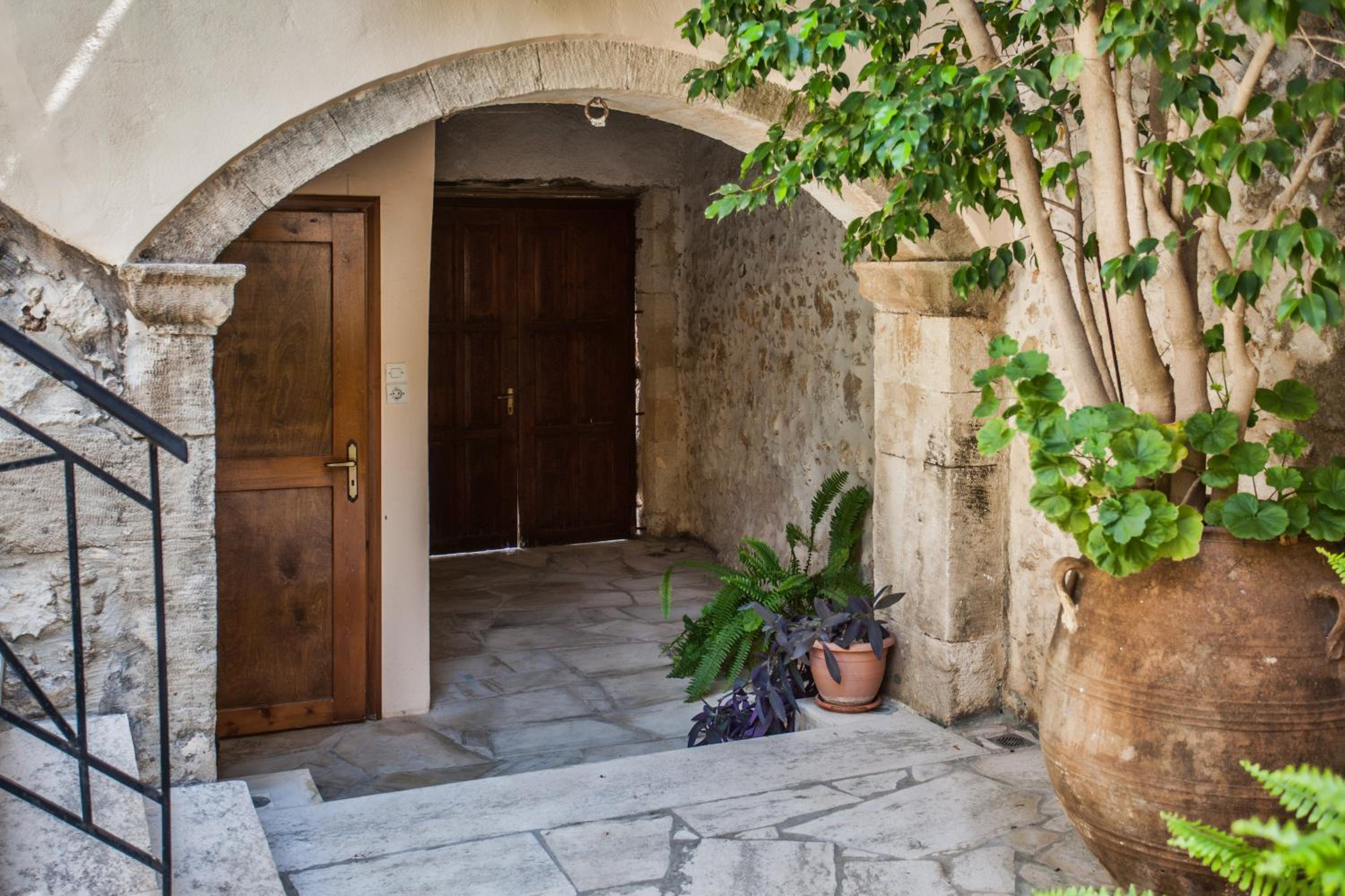 Hotel Casa del Maestro - Image 1