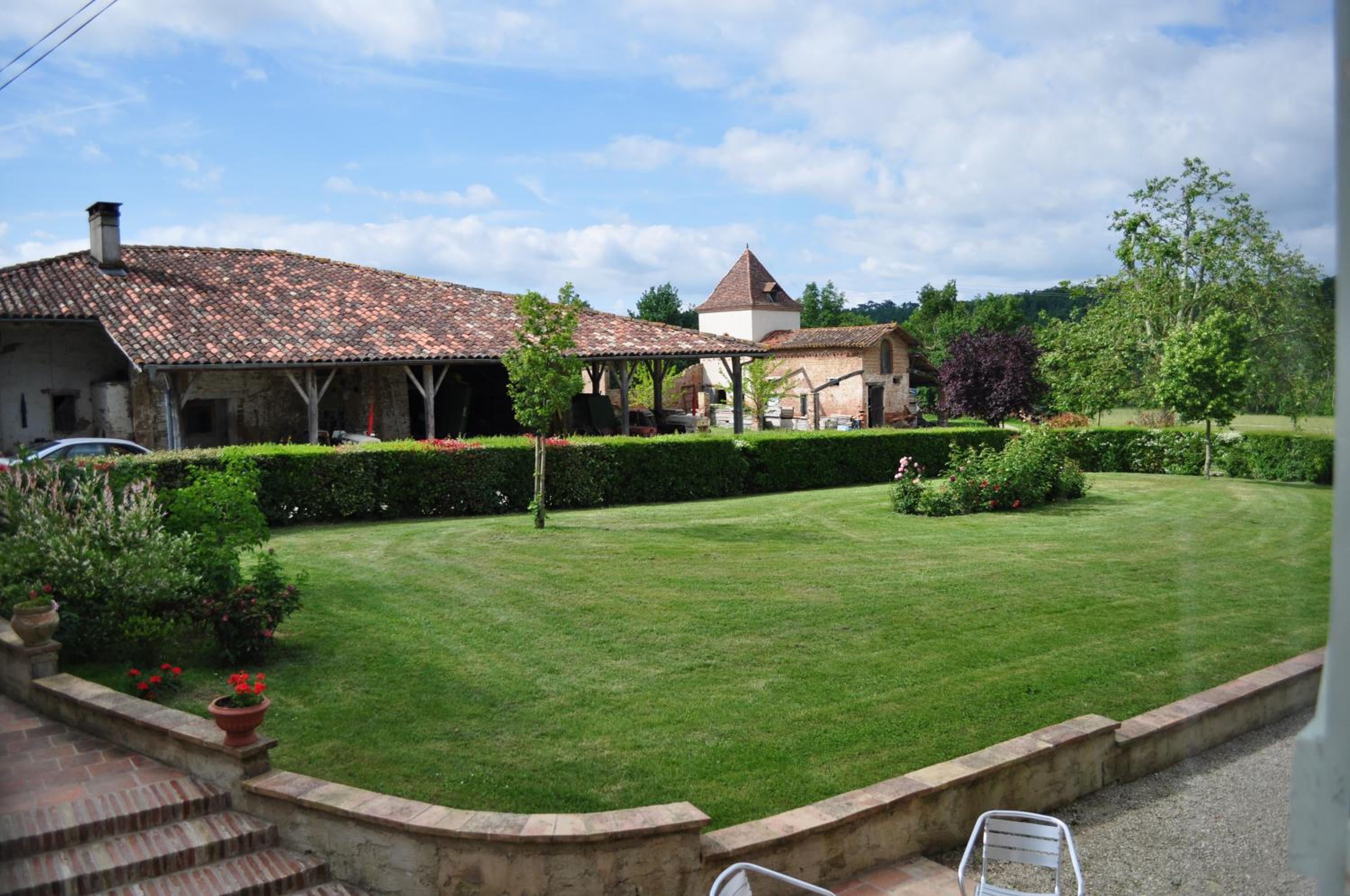 Domaine de Belcayre view 3