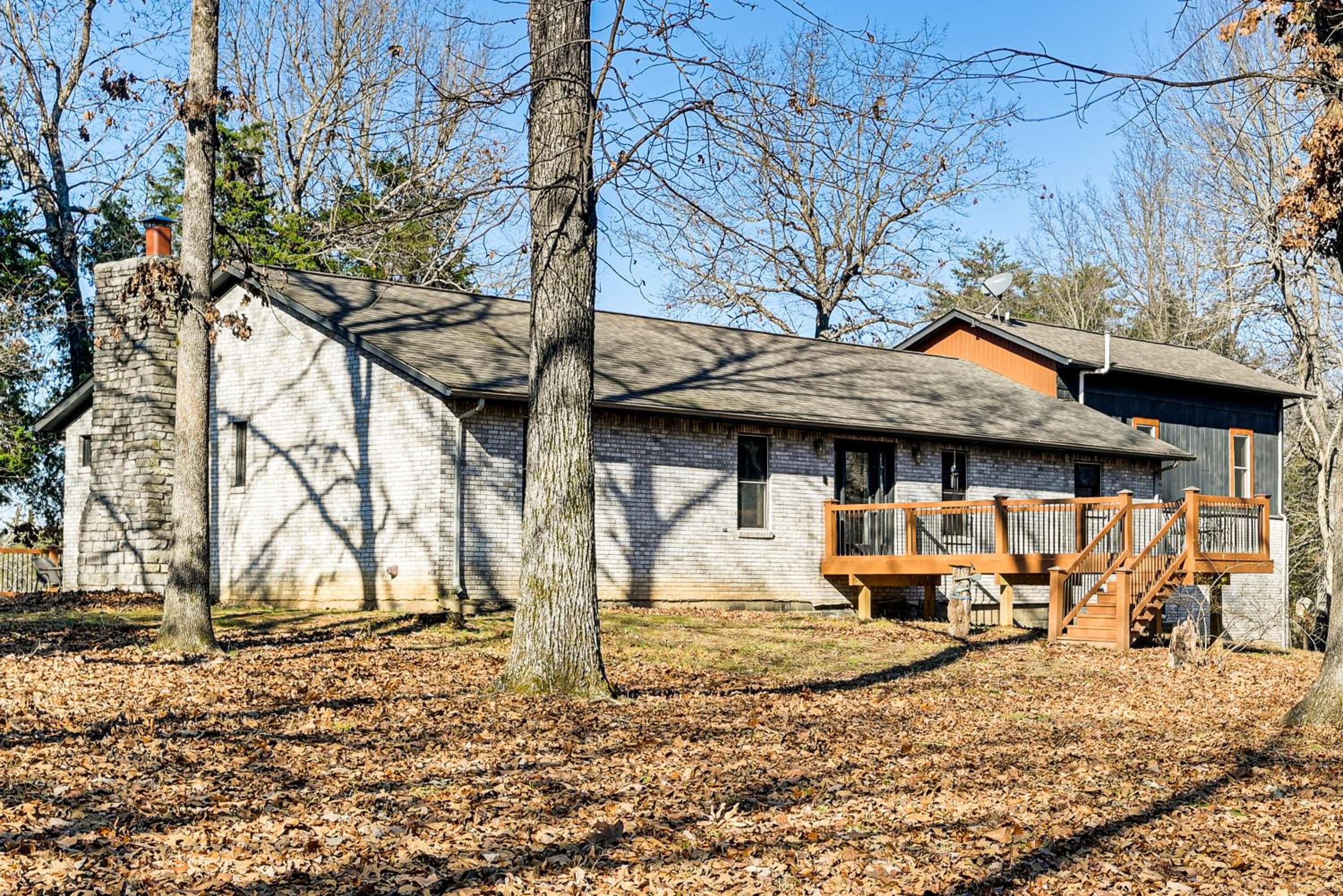 Spacious Retreat with Deck 14 Mi to Nolin Lake!