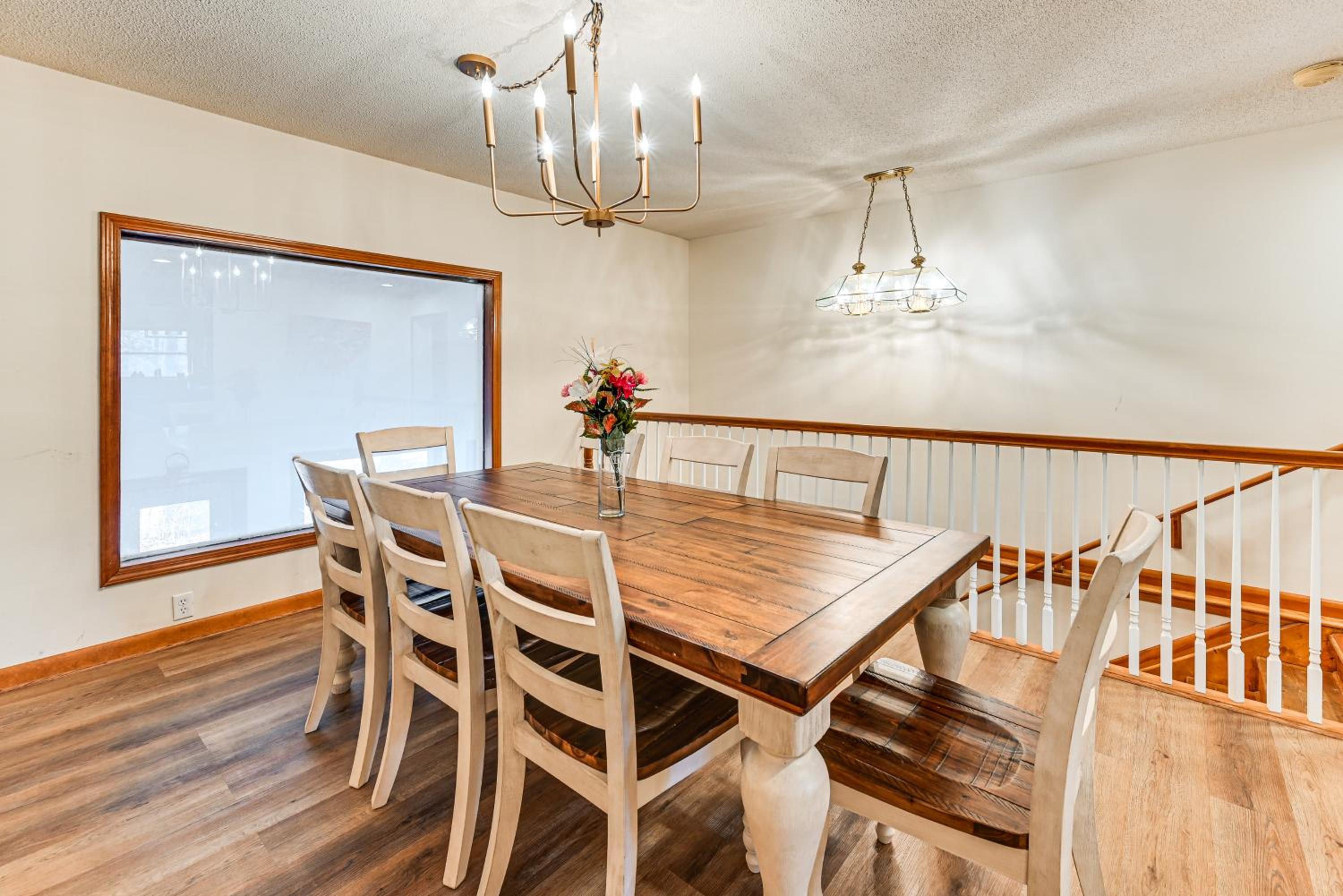 Spacious Retreat with Deck 14 Mi to Nolin Lake!