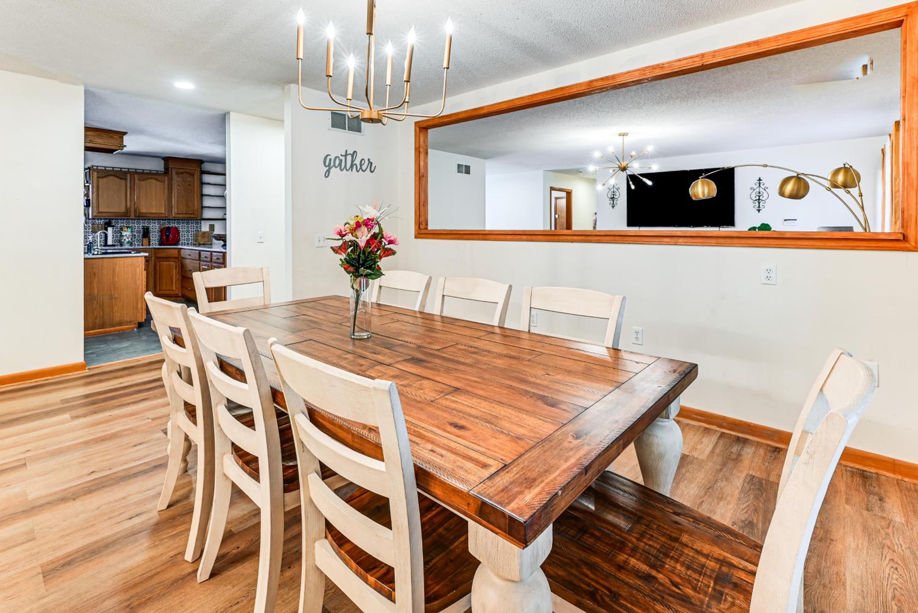 Spacious Retreat with Deck 14 Mi to Nolin Lake!