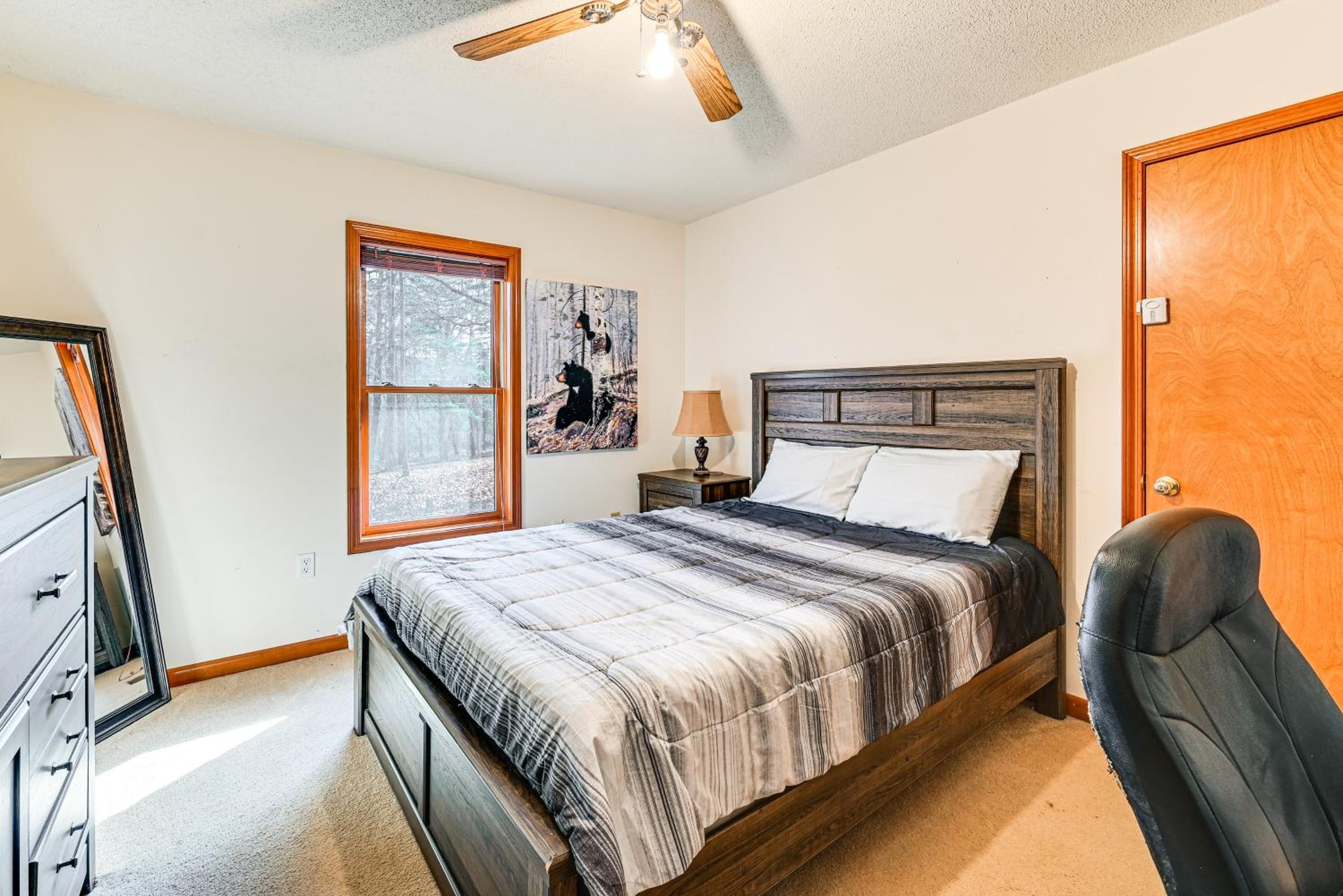 Spacious Retreat with Deck 14 Mi to Nolin Lake!