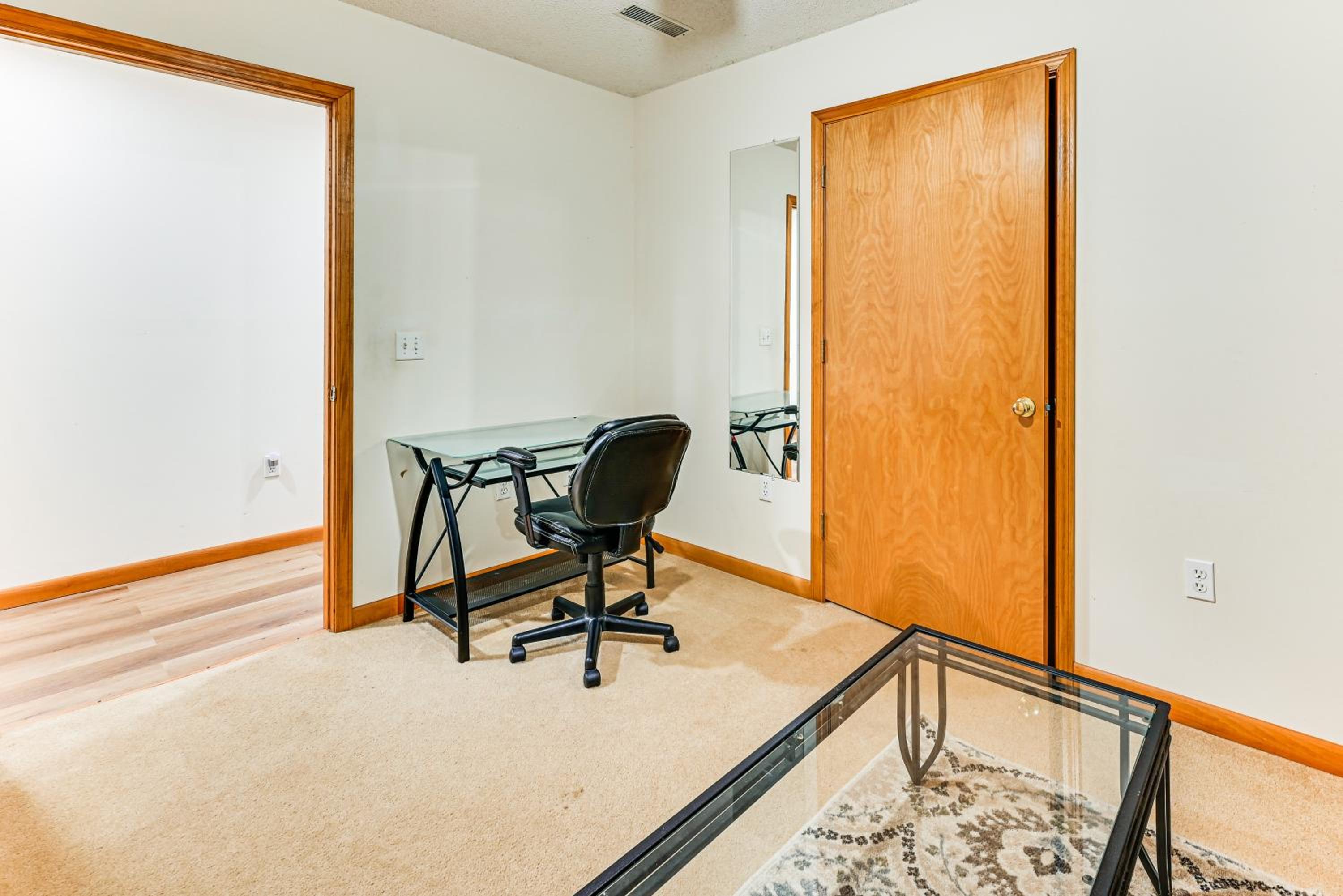 Spacious Retreat with Deck 14 Mi to Nolin Lake!