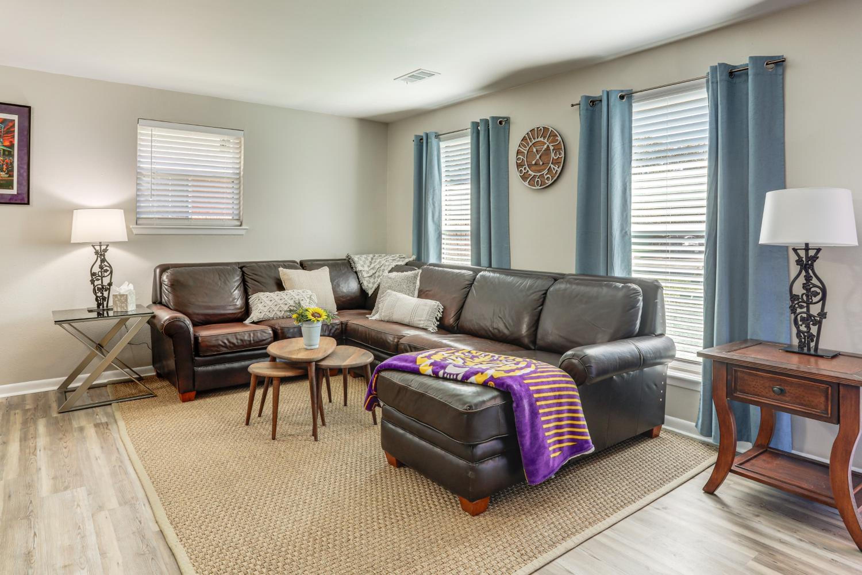 1 Mi to LSU, Tiger Stadium! Lovely Home with Parking