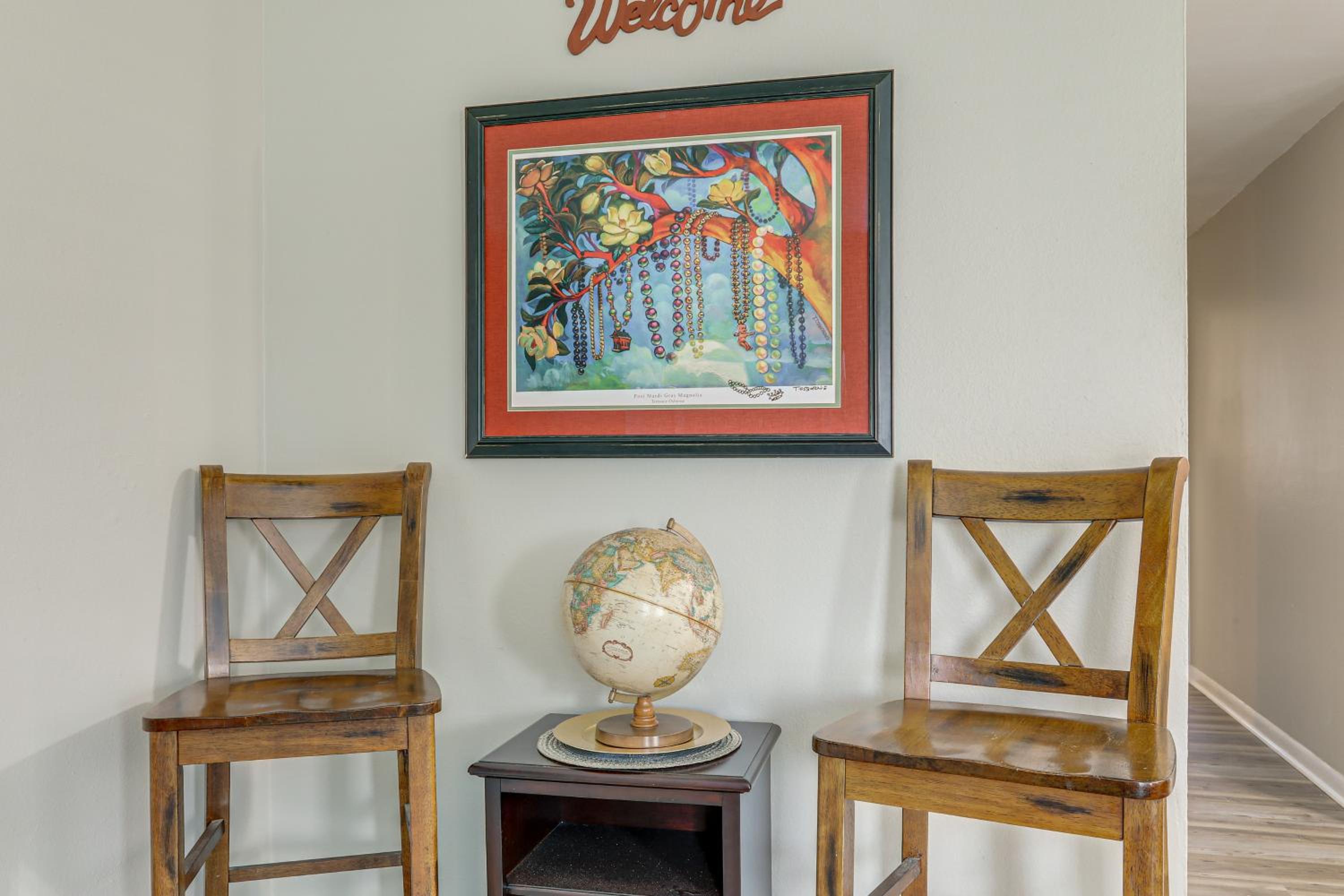 1 Mi to LSU, Tiger Stadium! Lovely Home with Parking