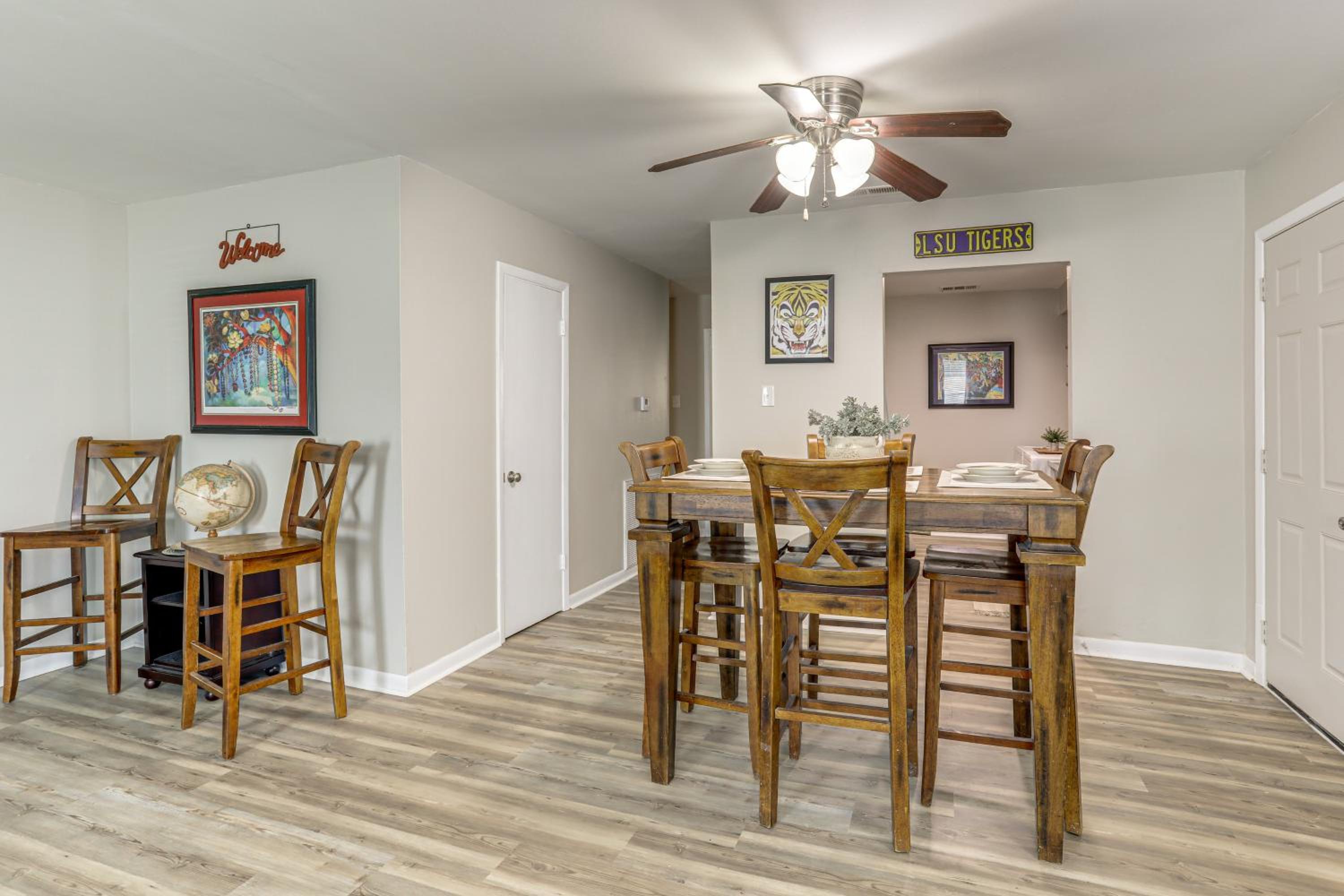 1 Mi to LSU, Tiger Stadium! Lovely Home with Parking